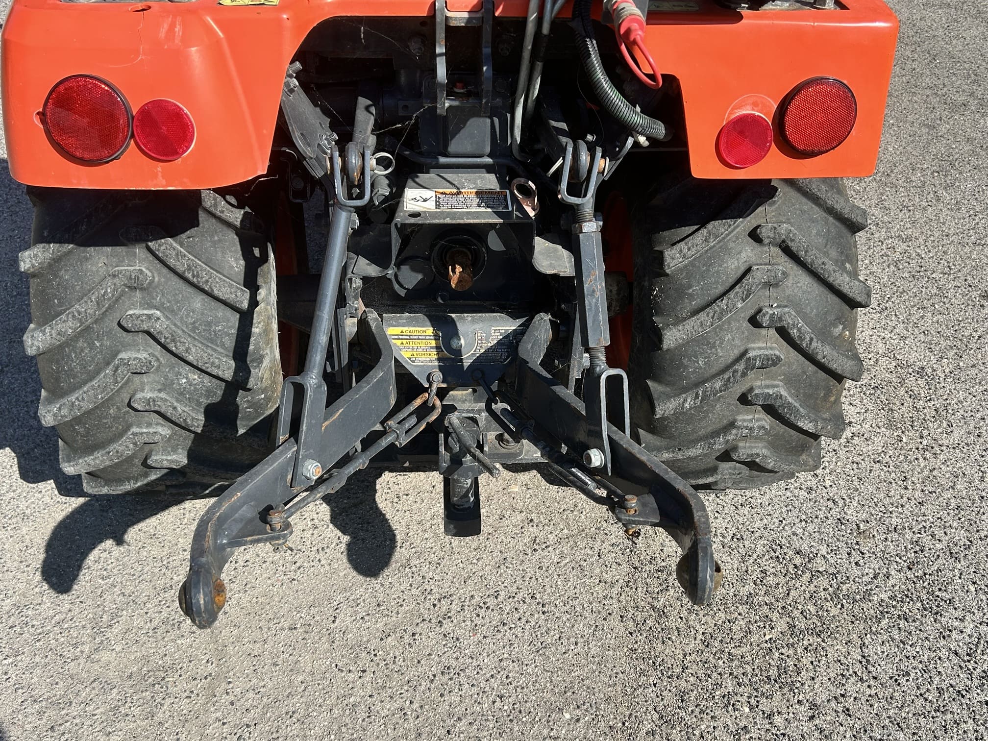 
								Trattore compatto KUBOTA BX2350 Usato con benna originale – 2023 – 25CV – € 12.900 full									
