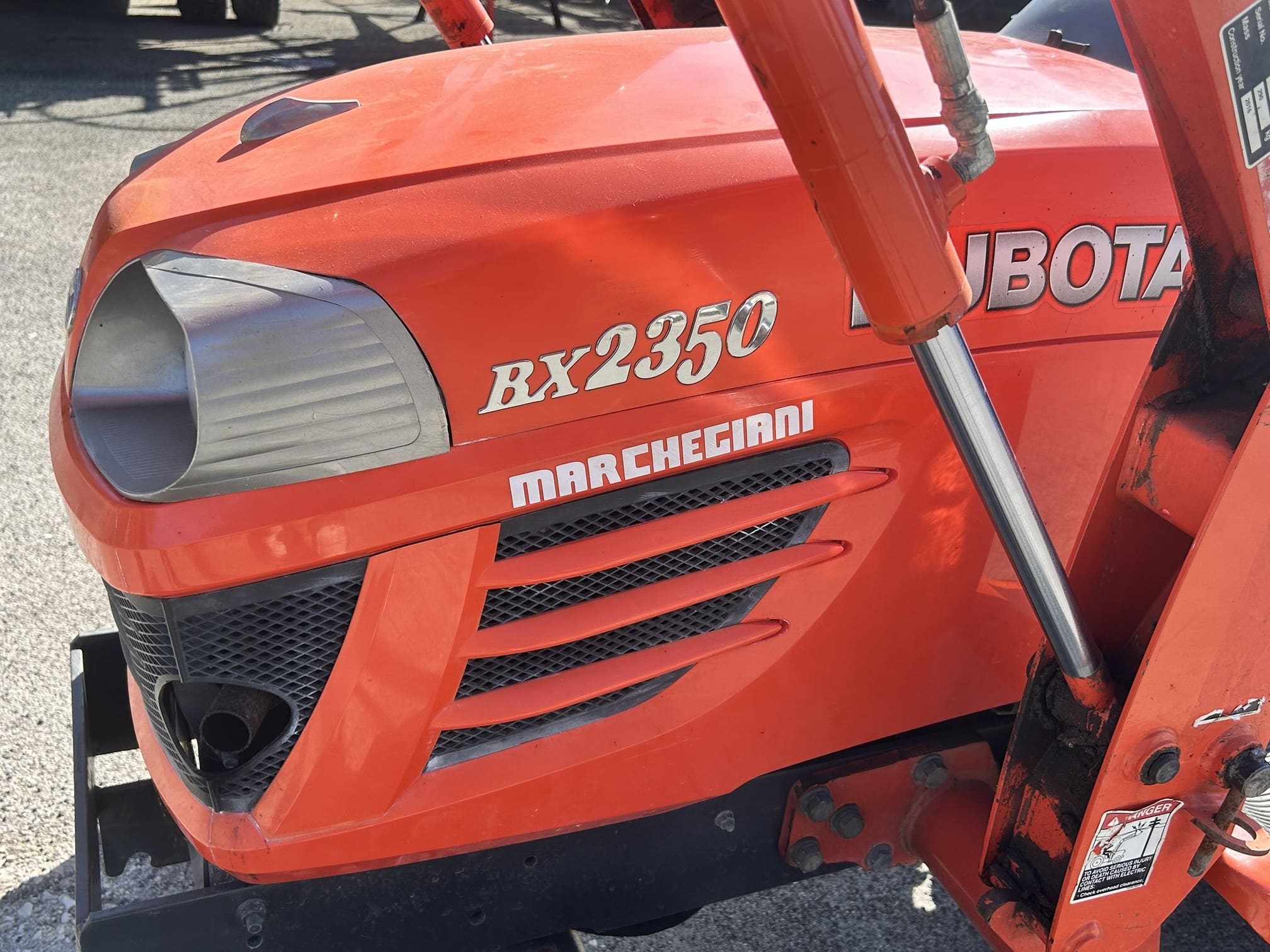 
								Trattore compatto KUBOTA BX2350 Usato con benna originale – 2023 – 25CV – € 12.900 full									