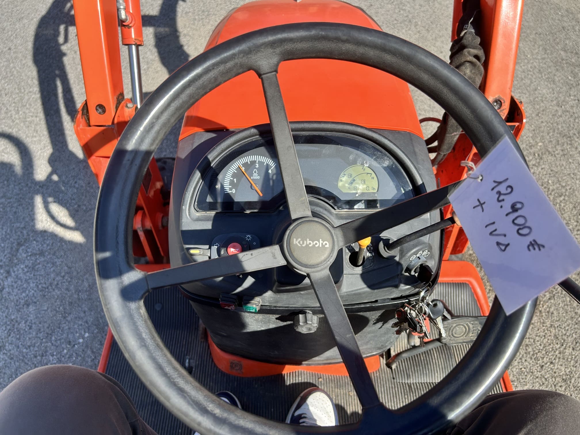
								Trattore compatto KUBOTA BX2350 Usato con benna originale – 2023 – 25CV – € 12.900 full									