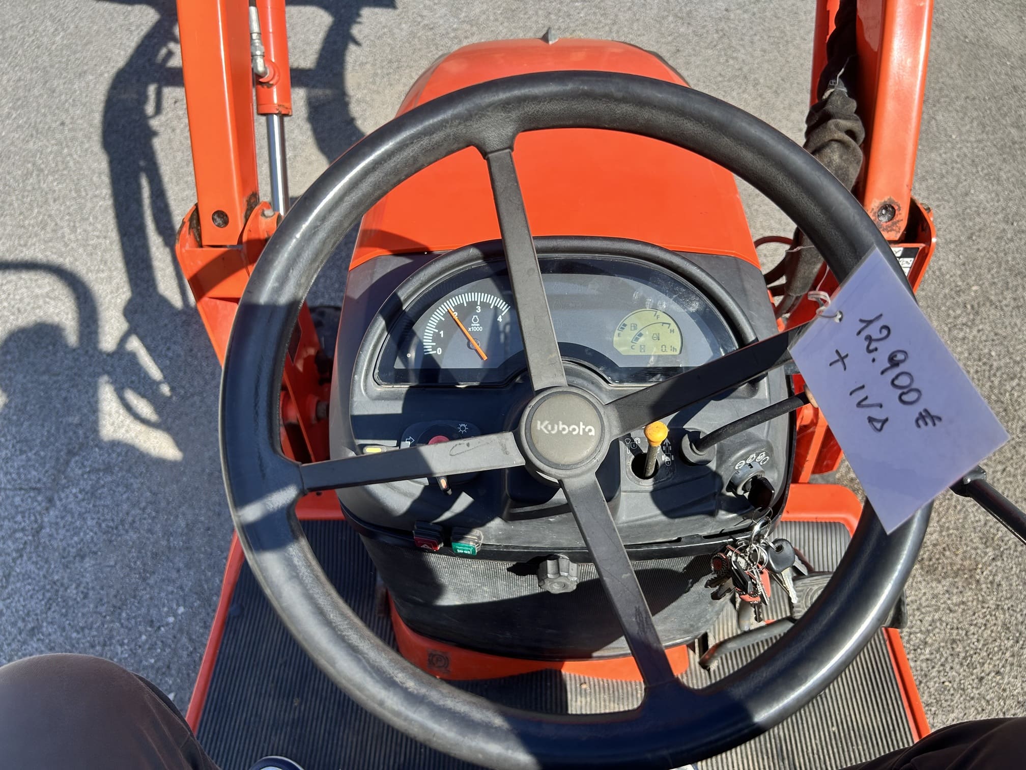 
								Trattore compatto KUBOTA BX2350 Usato con benna originale – 2023 – 25CV – € 12.900 full									