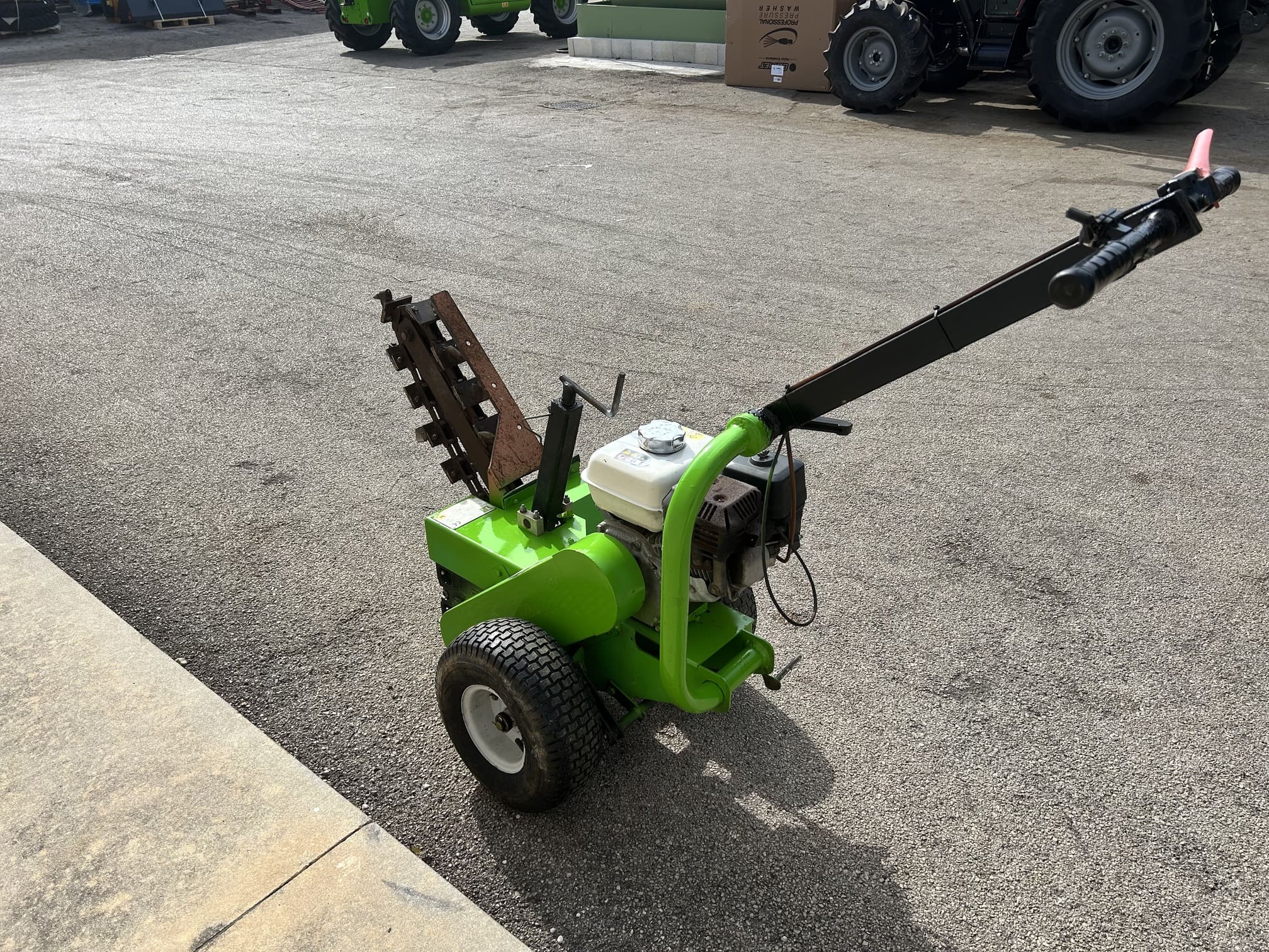 
								Noleggio Catenaria Lampacrescia – essenziale – ottimo stato – € 100/giorno full									