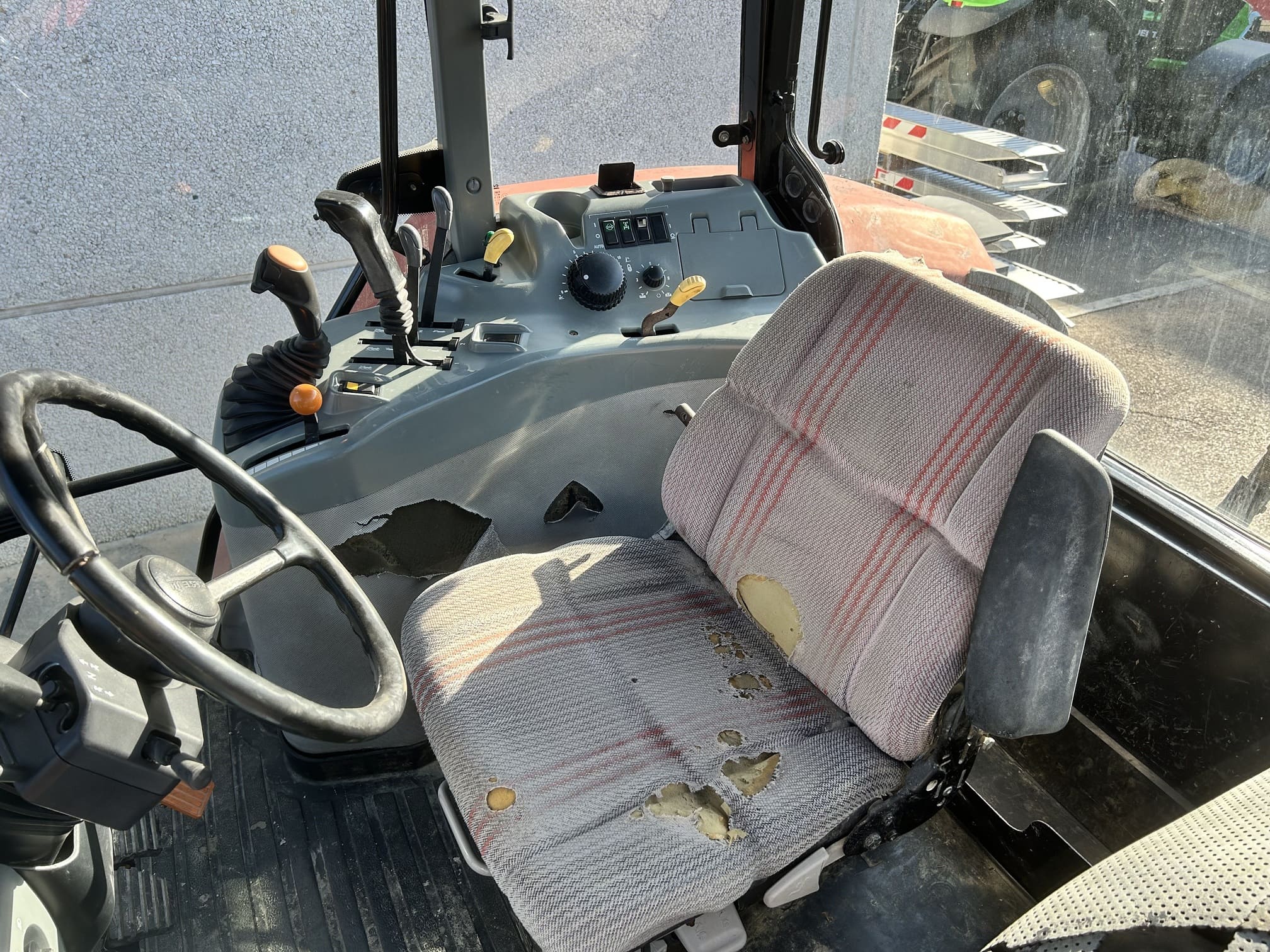 
								Trattore agricolo CASE IH MX 135 Usato – 1999 – 12232 h – 135CV – € 19.900 full									