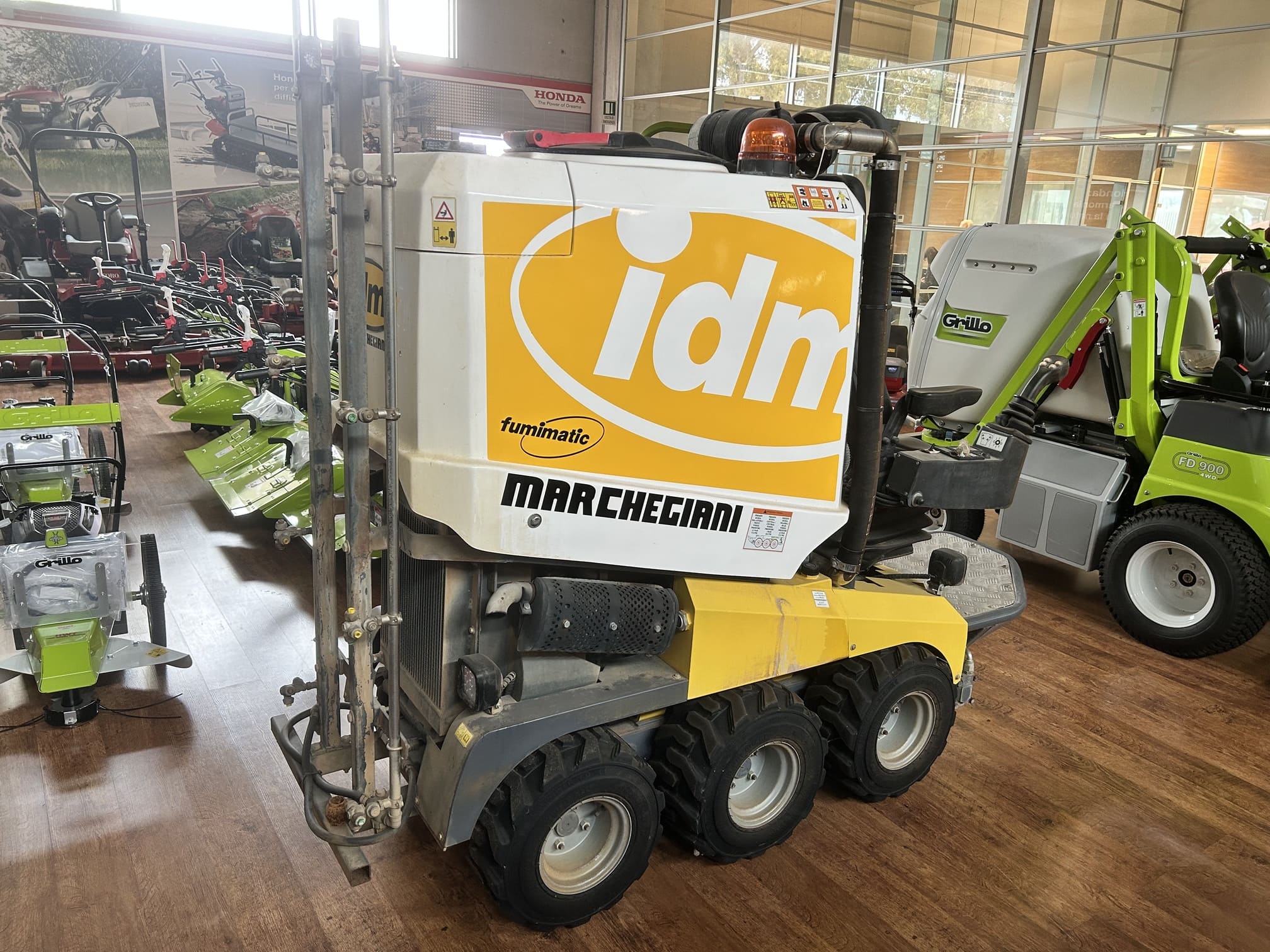 
								Macchina irroratrice IDM FUMIMATIC Usata ottimo stato – 2023 – 551 h – € 28.500 full									