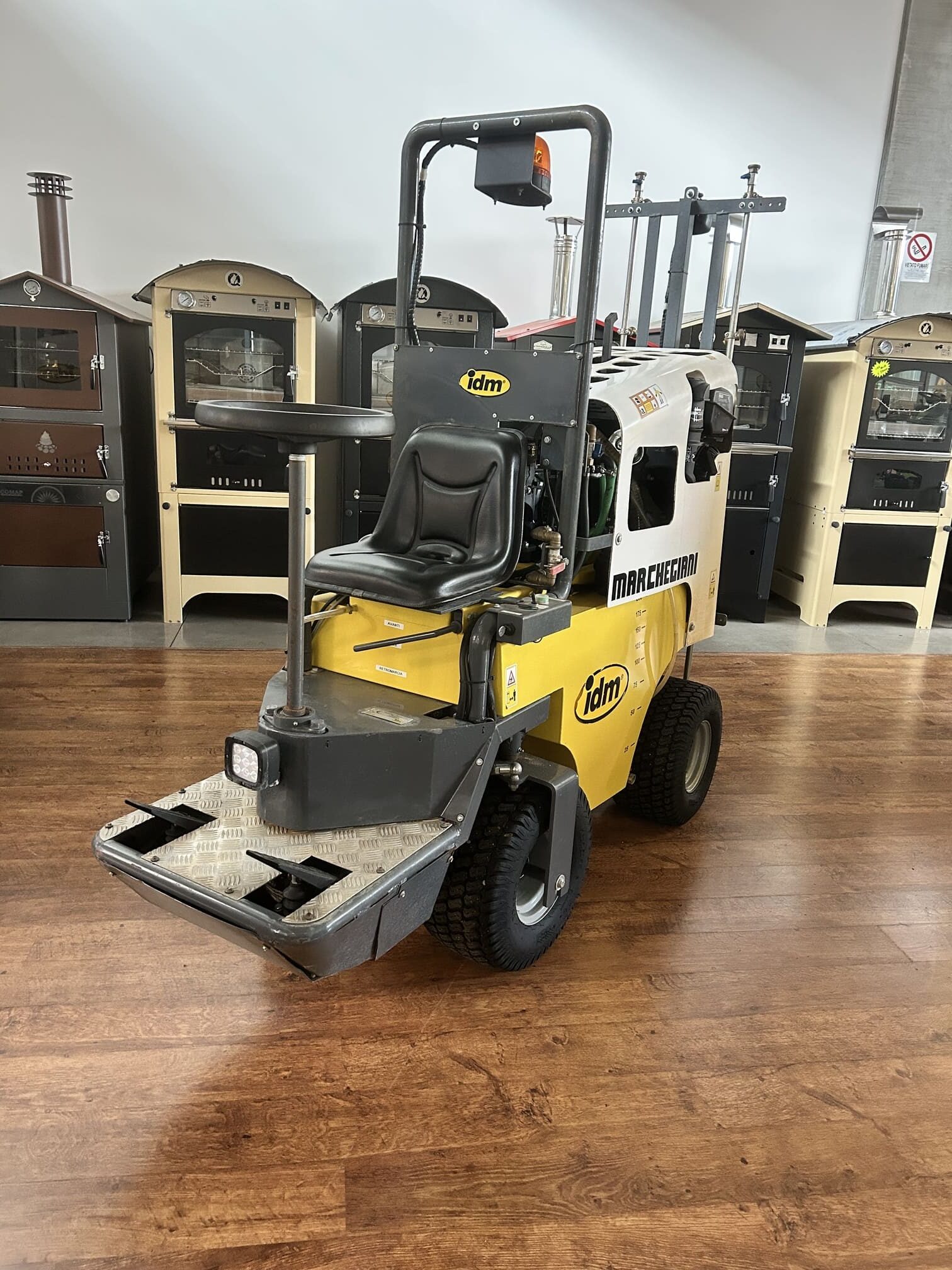 
								Macchina irroratrice IDM Mini Sprayer SEMINUOVA ottimo stato – € 11.890 full									