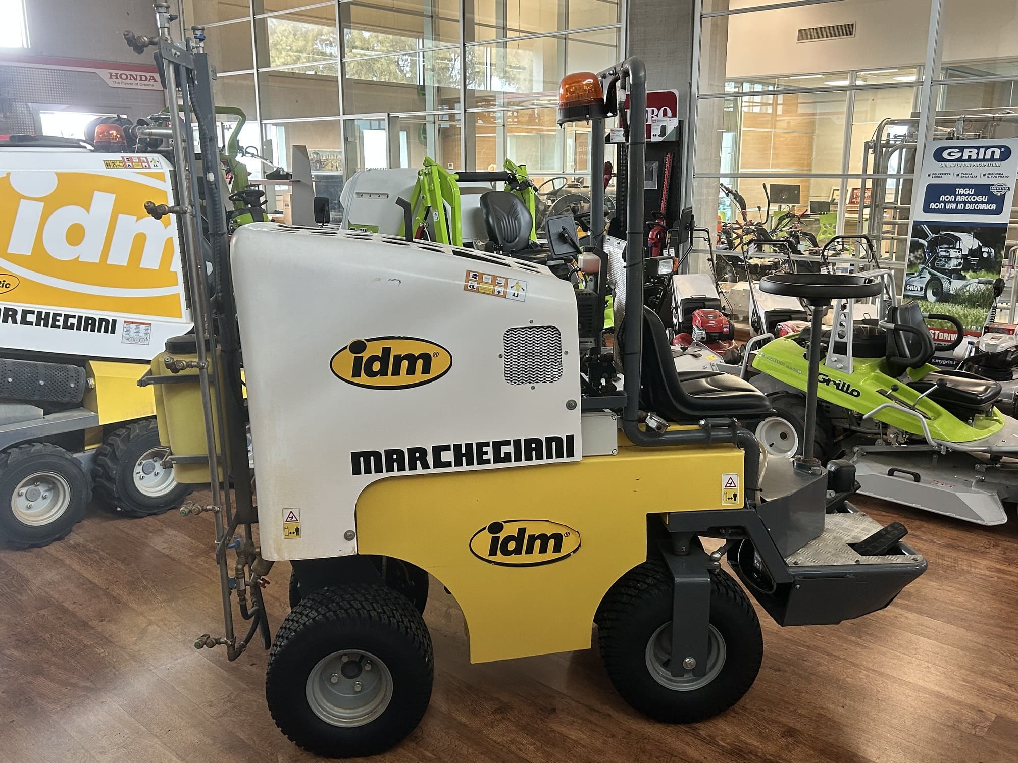 
								Macchina irroratrice IDM Mini Sprayer SEMINUOVA ottimo stato – € 11.890 full									