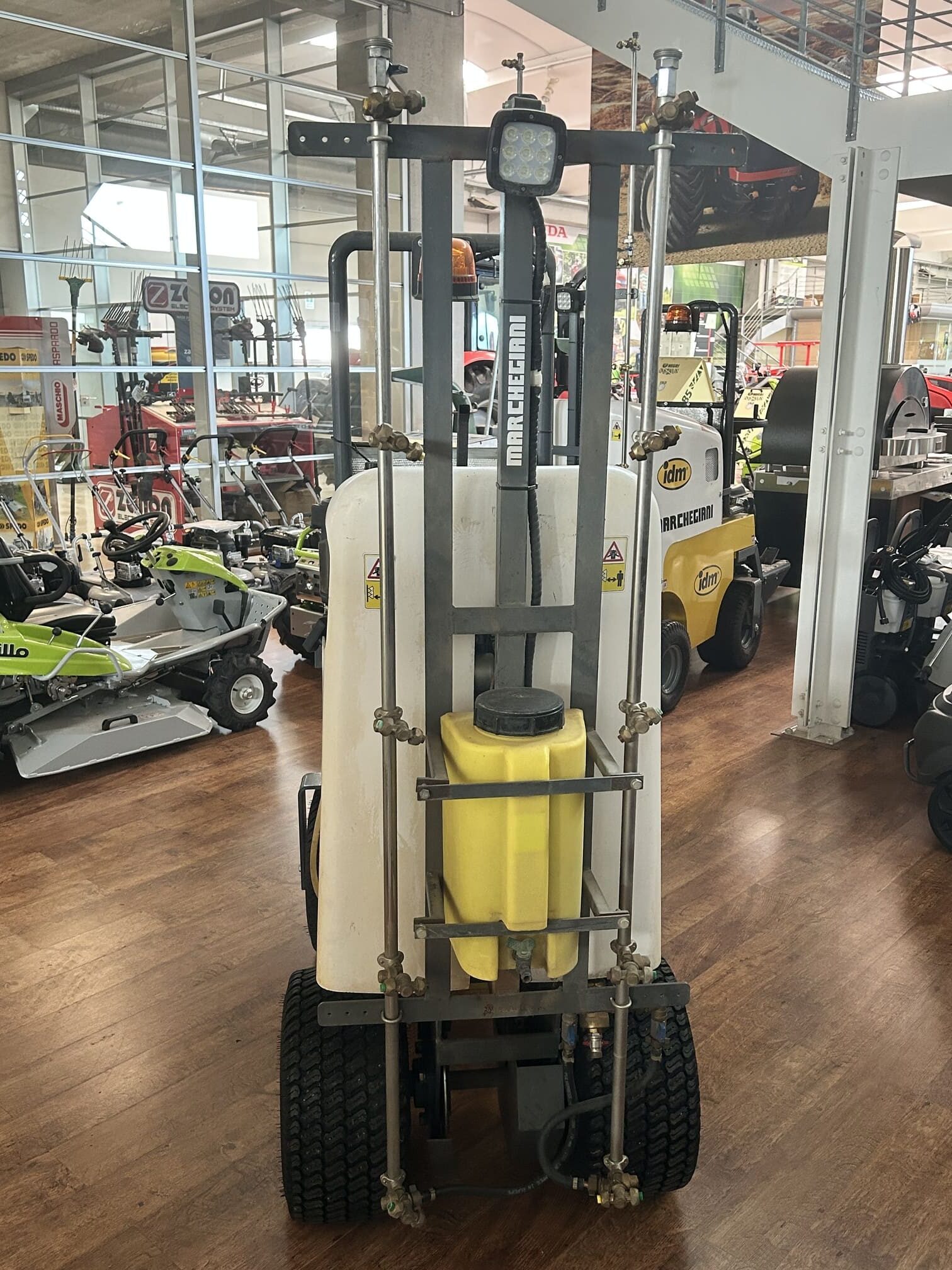 
								Macchina irroratrice IDM Mini Sprayer SEMINUOVA ottimo stato – € 11.890 full									
