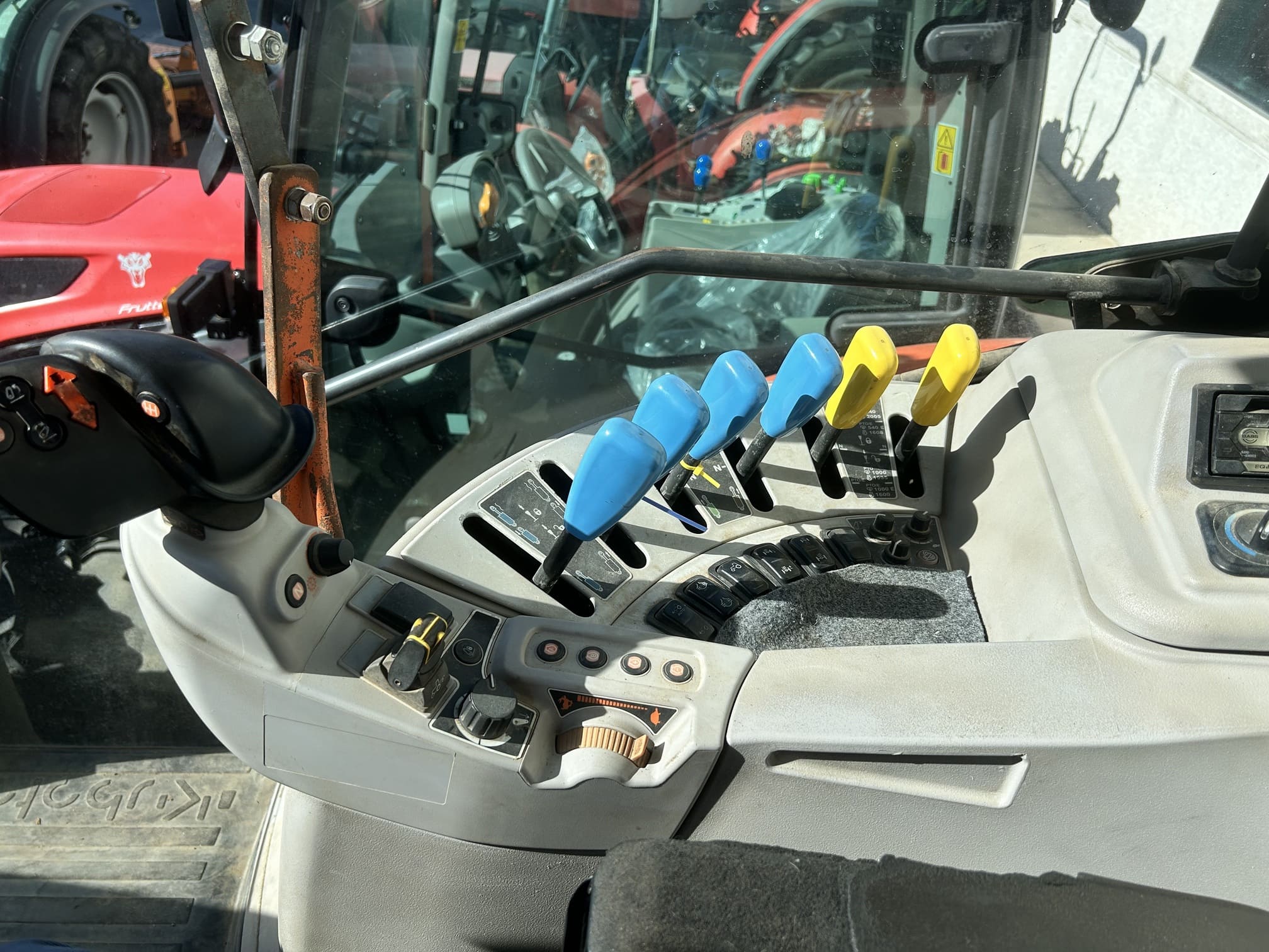 
								Trattore agricolo KUBOTA M7151 Usato – 2017 – 13.243 h – 150CV – € 38.800 full									