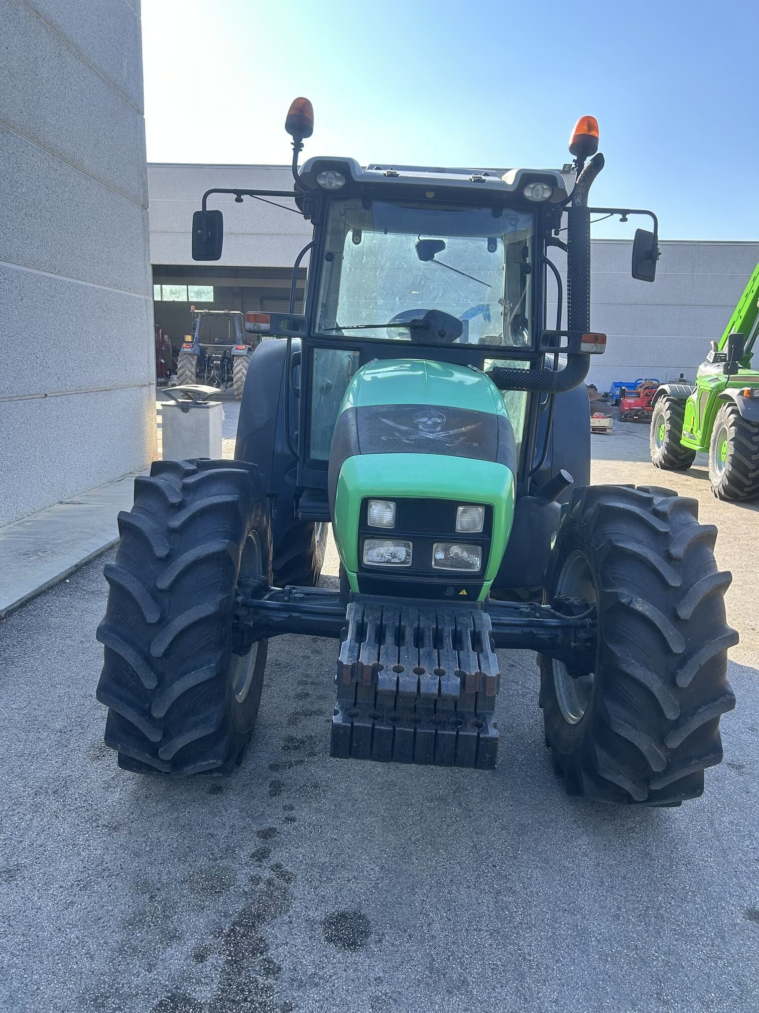 
								Trattore agricolo DEUTZ-FAHR Agrofarm 430 Usato – 2013 – 4.246 h – 109CV – € 28.900 full									