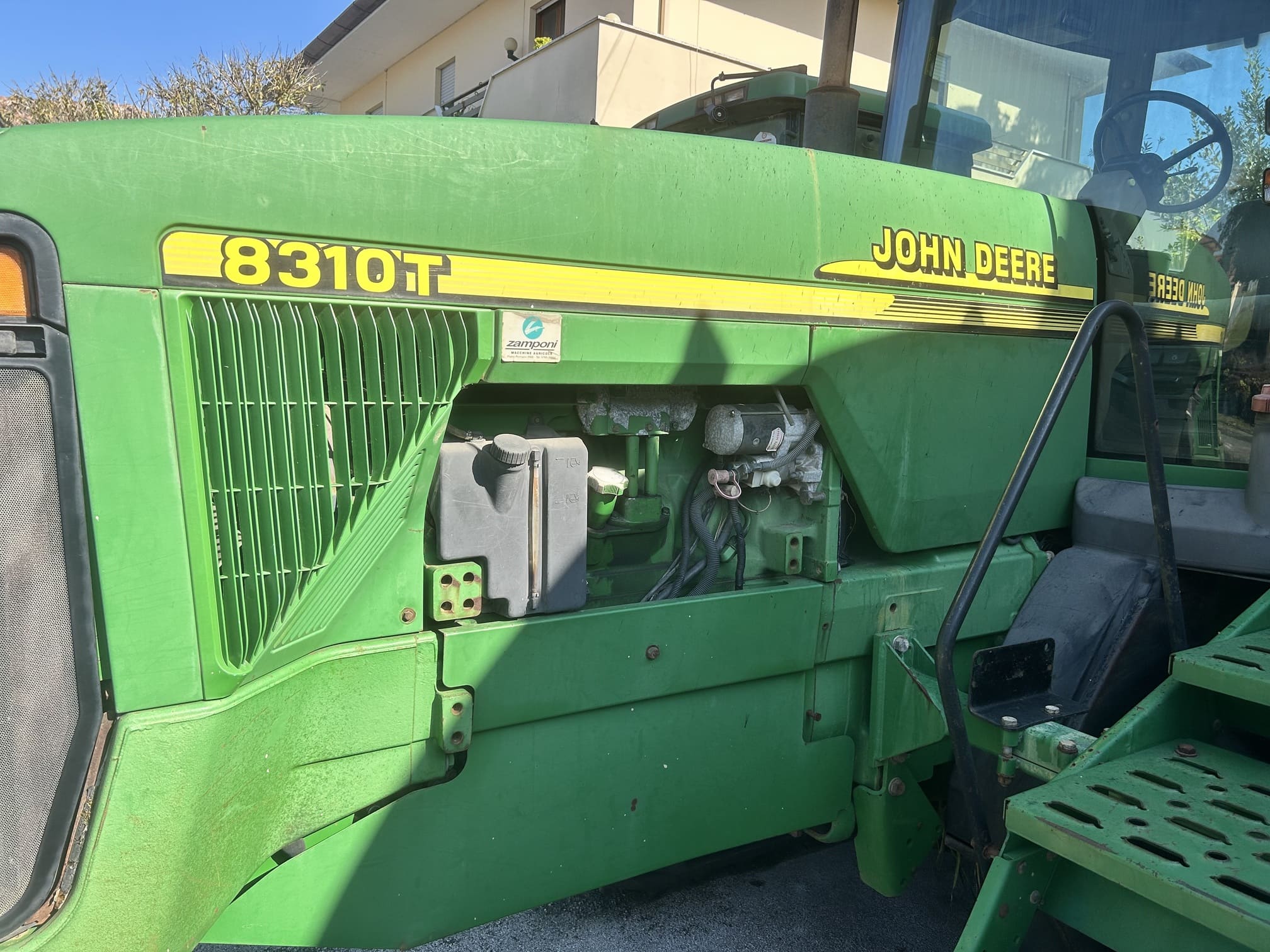 
								Trattore agricolo JOHN DEERE 8310 T Usato – 2002 – 7000 h – 230CV – € 45.000 full									