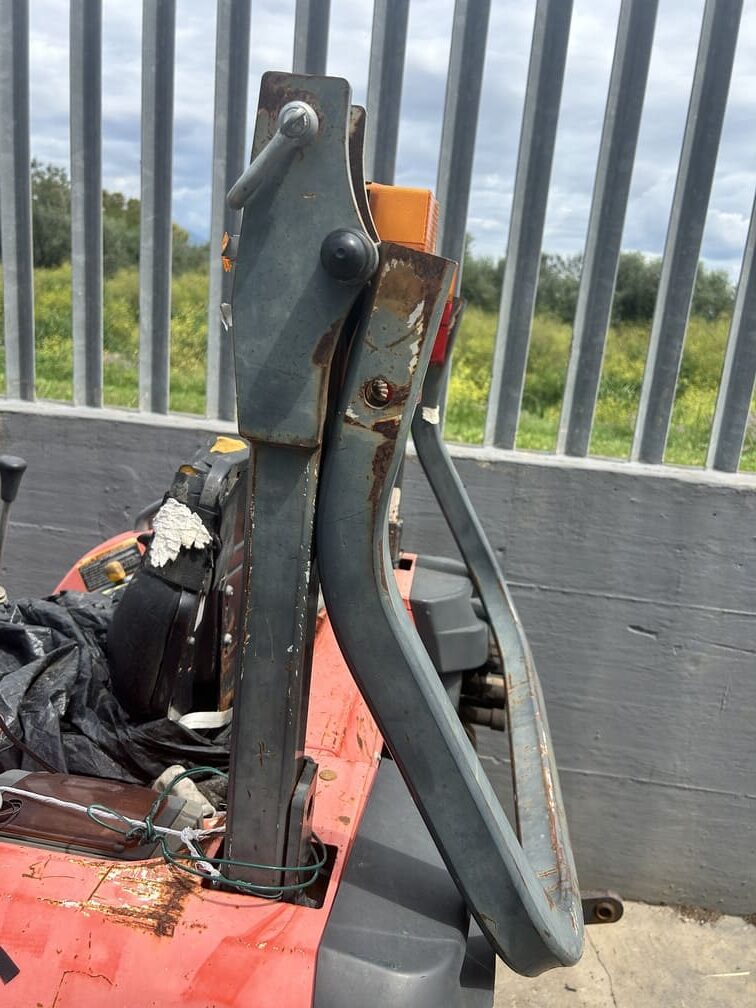 
								Trattore compatto KUBOTA STV 40 Usato con caricatore frontale Kubota LA402 – 40CV – € 9.900 full									