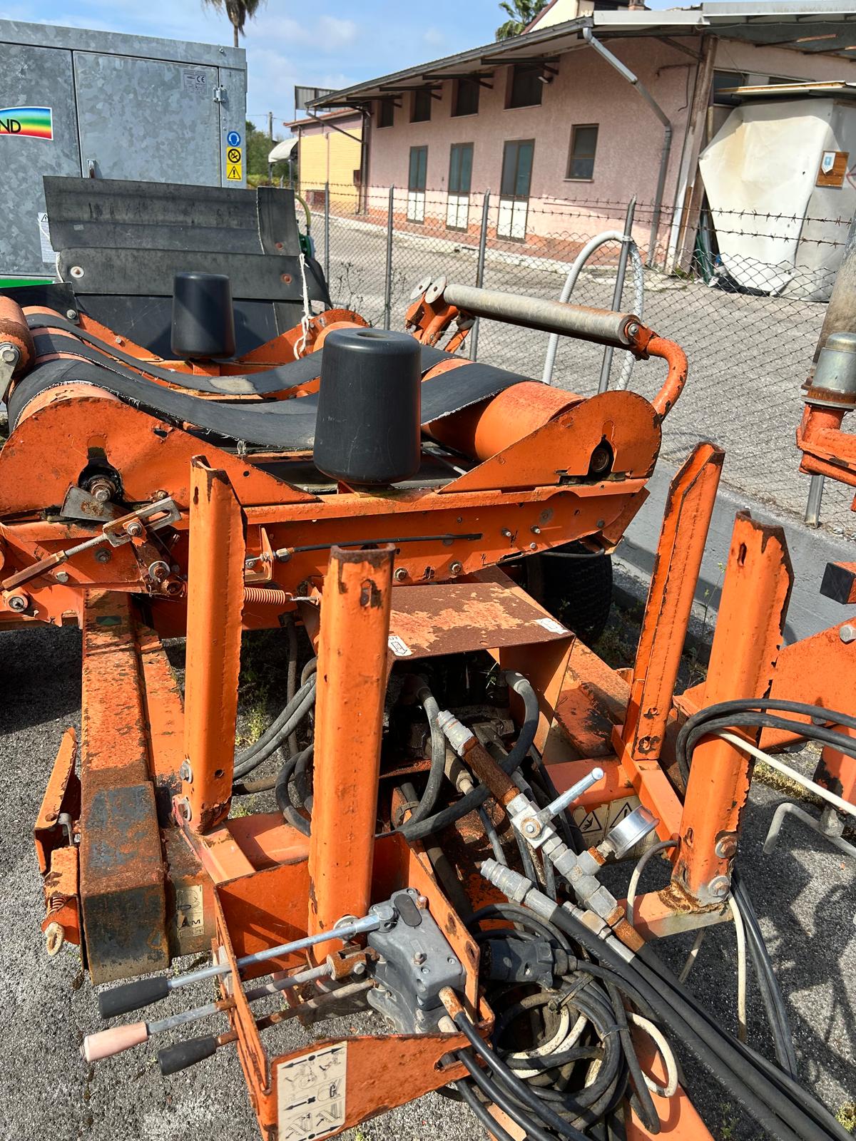 
								Fasciatore per rotoballe GALLIGNANI G 800 Usato – 2001 – Buono stato – € 4.500 full									