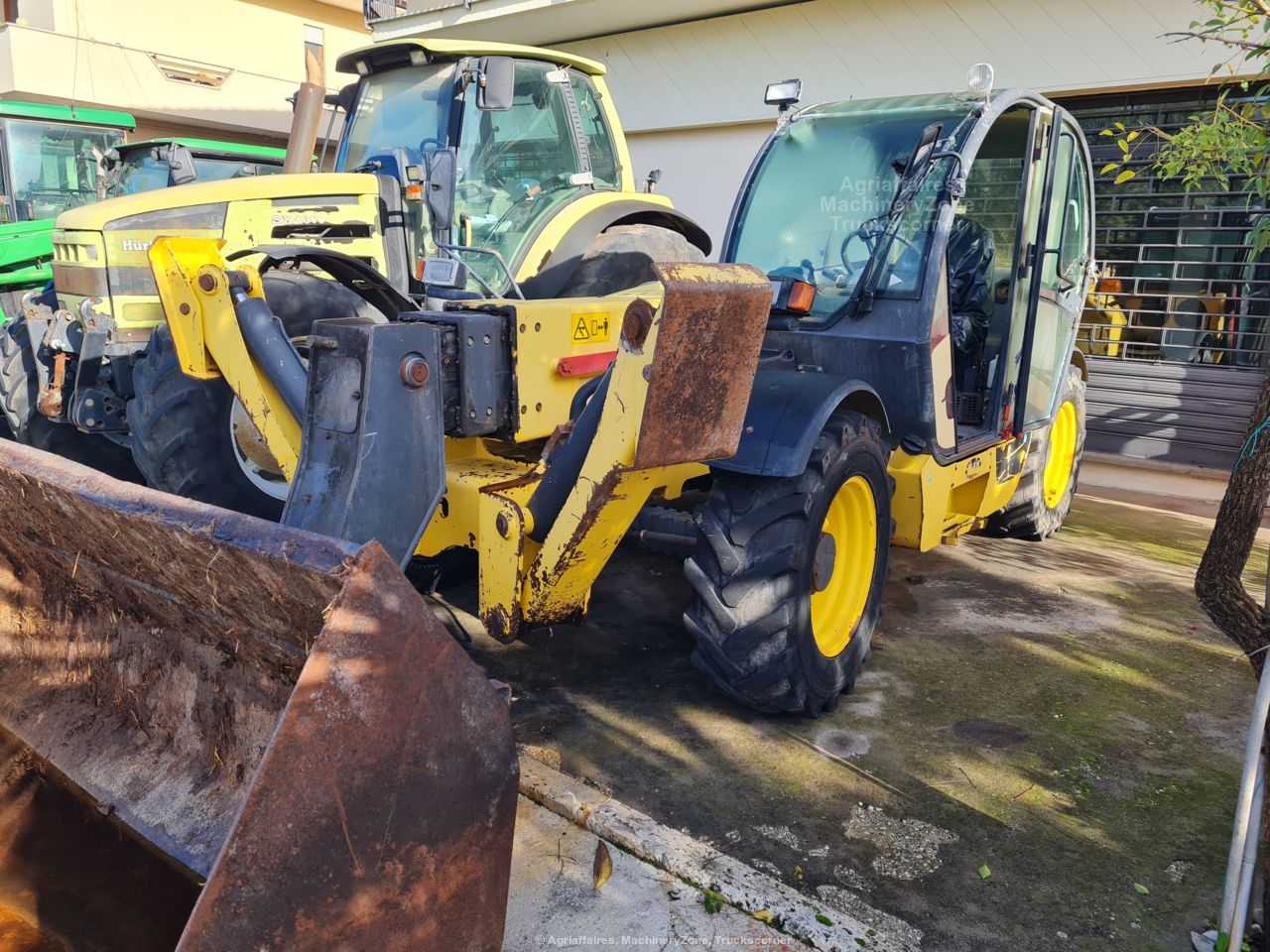 
								Sollevatore Telescopico New Holland LM1345 Usato – 2007 – 8.440 h – Prezzo su richiesta full									