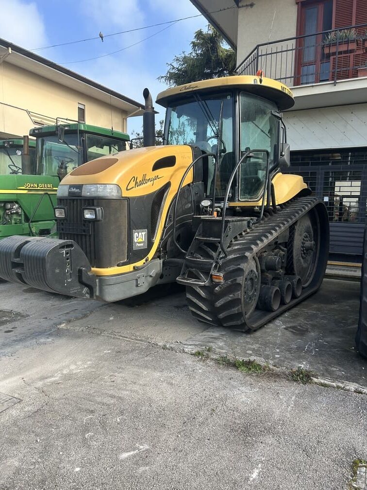 
								Trattore agricolo cingolato CAT Challenger MT 745 B usato – 292 CV – 2006 – Prezzo su richiesta full									