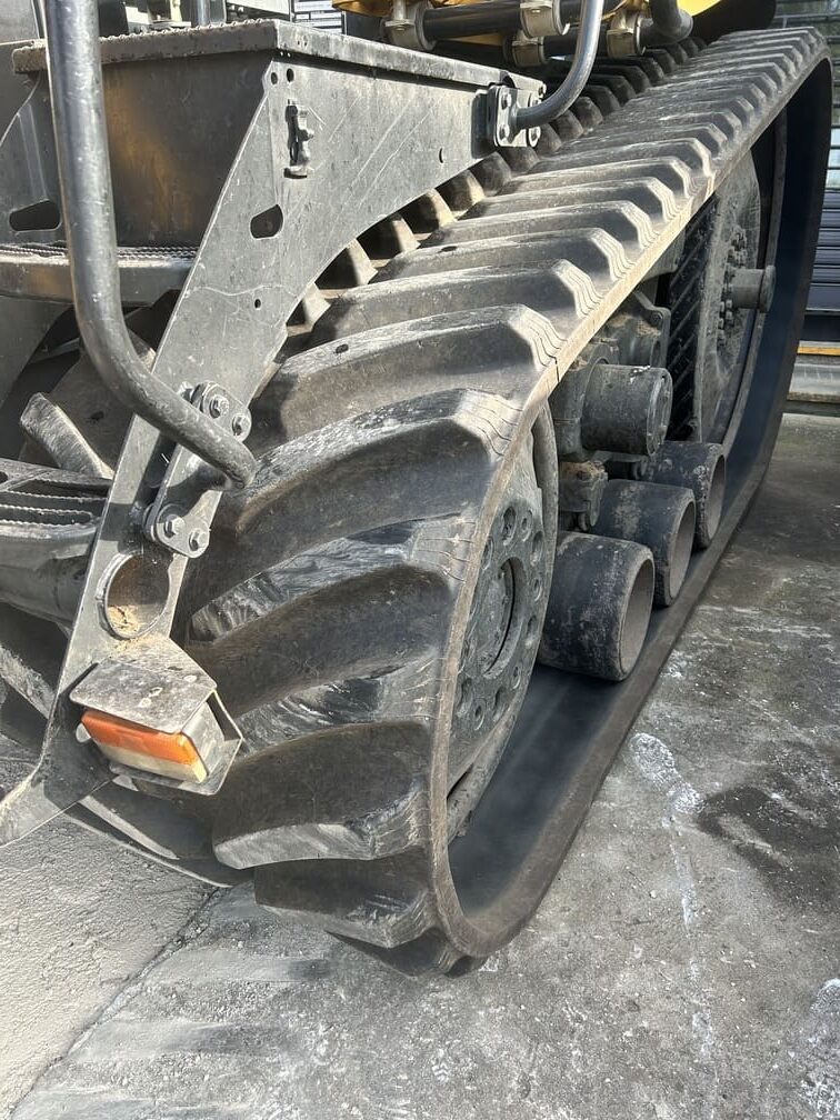 
								Trattore agricolo cingolato CAT Challenger MT 745 B usato – 292 CV – 2006 – Prezzo su richiesta full									