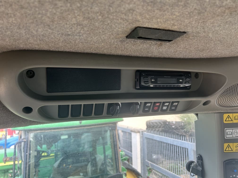 
								Trattore agricolo cingolato CAT Challenger MT 745 B usato – 292 CV – 2006 – Prezzo su richiesta full									
