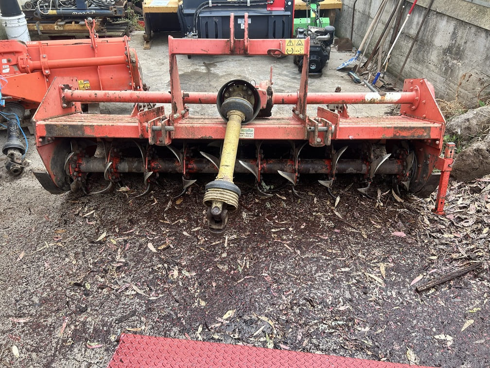 
								Fresa Zappatrice MASCHIO B 230 Usato buono stato – 2011 – 2,35m – € 3.490 full									