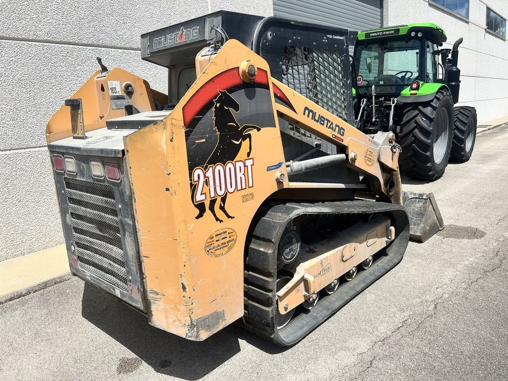 
								Minipala cingolata MUSTANG 2100RT Usata – 2020 – Cabina chiusa e benna terra – Buono stato – € 21.900 full									
