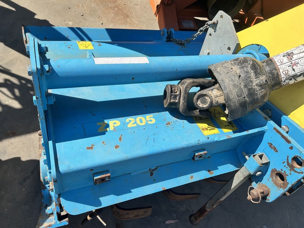 
								Fresatrice agricola pesante ZANON ZP 205 Usata buono stato – 2015 – € 2.990 full									