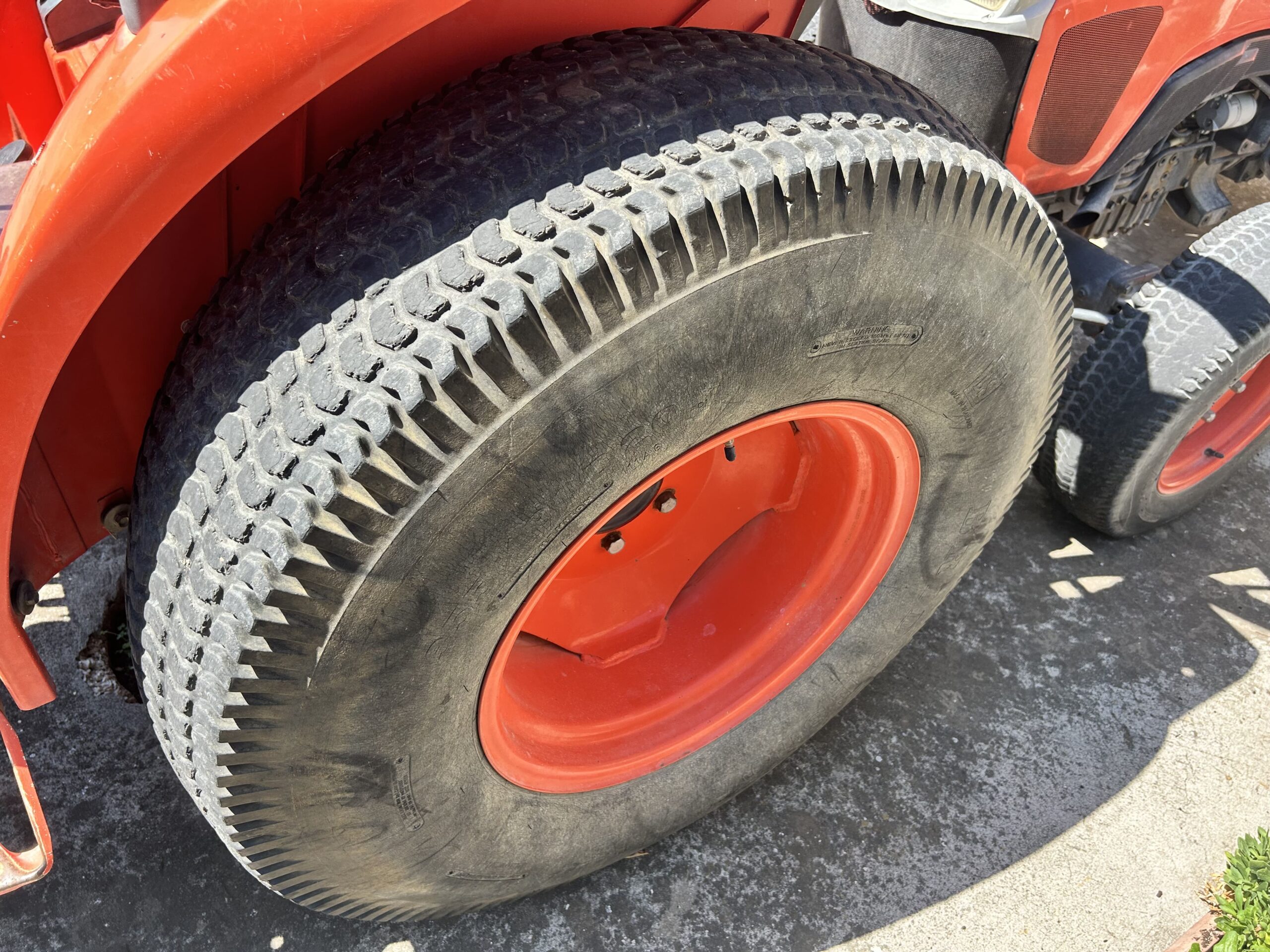 
								Trattore compatto KUBOTA L1361 HDW Usato – 5.598 Ore – anno 2019 – 37CV – € 12.499 full									