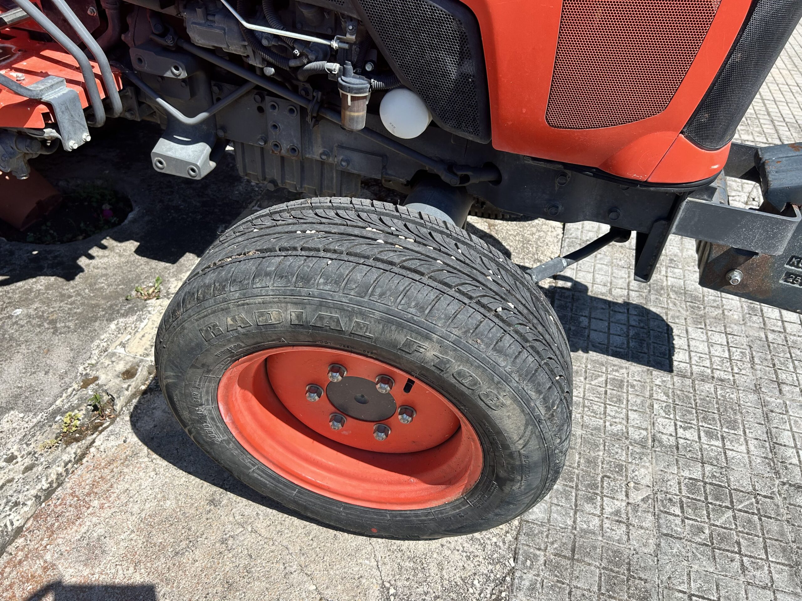 
								Trattore compatto KUBOTA L1361 HDW Usato – 5.598 Ore – anno 2019 – 37CV – € 12.499 full									