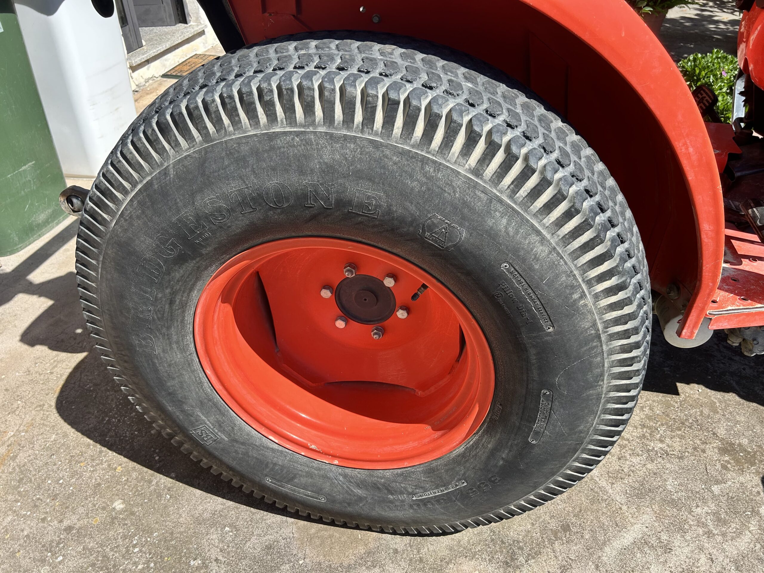 
								Trattore compatto KUBOTA L1361 HDW Usato – 6.780 Ore – anno 2019 – 37CV – € 12.499 full									