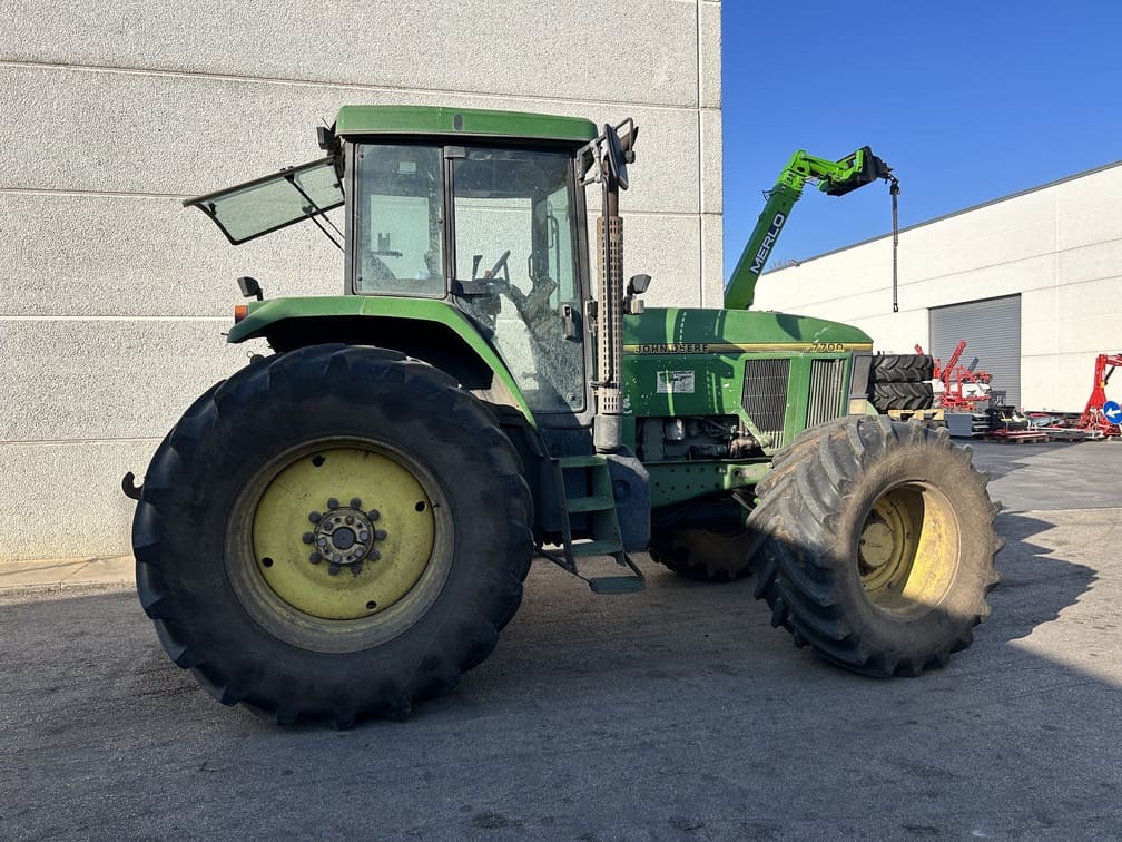 
								Trattore agricolo JOHN DEERE 7700 Usato – 1998 – 8.400 h – 150CV – € 22.900 full									