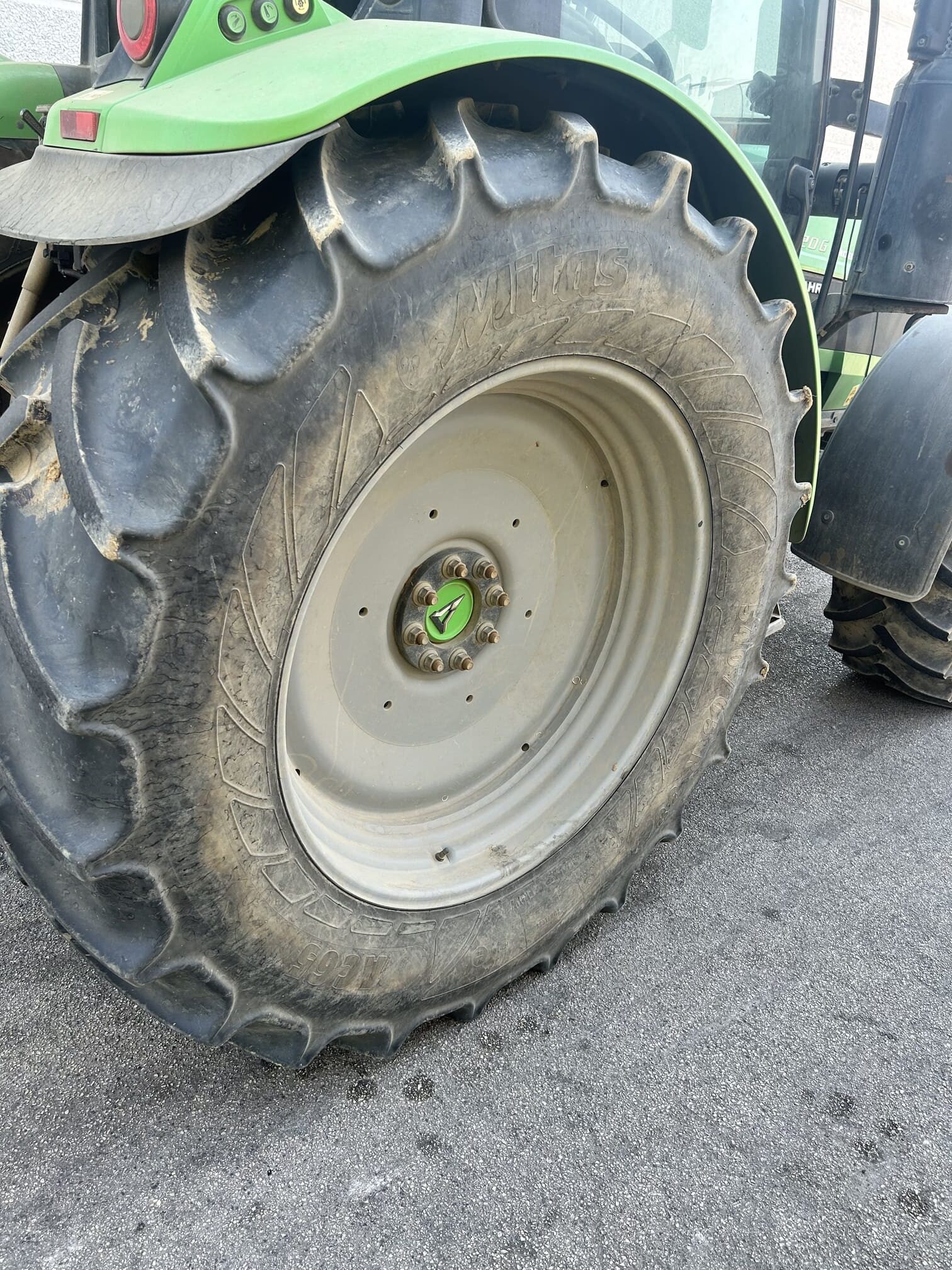 
								Trattore agricolo DEUTZ-FAHR 5120 G Usato ottimo stato – 3.988 h – 116CV – € 35.900 full									