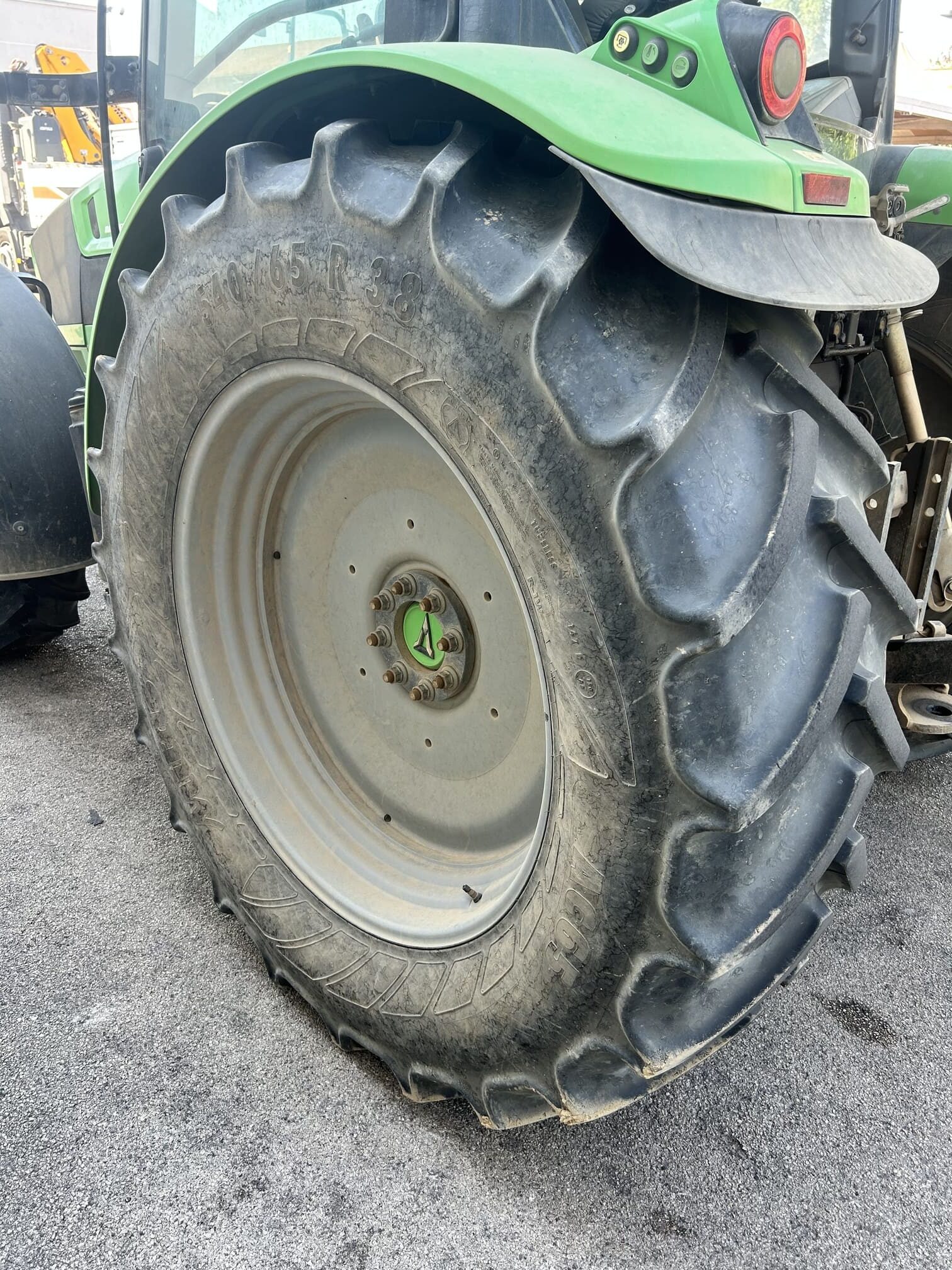 
								Trattore agricolo DEUTZ-FAHR 5120 G Usato ottimo stato – 3.988 h – 116CV – € 35.900 full									