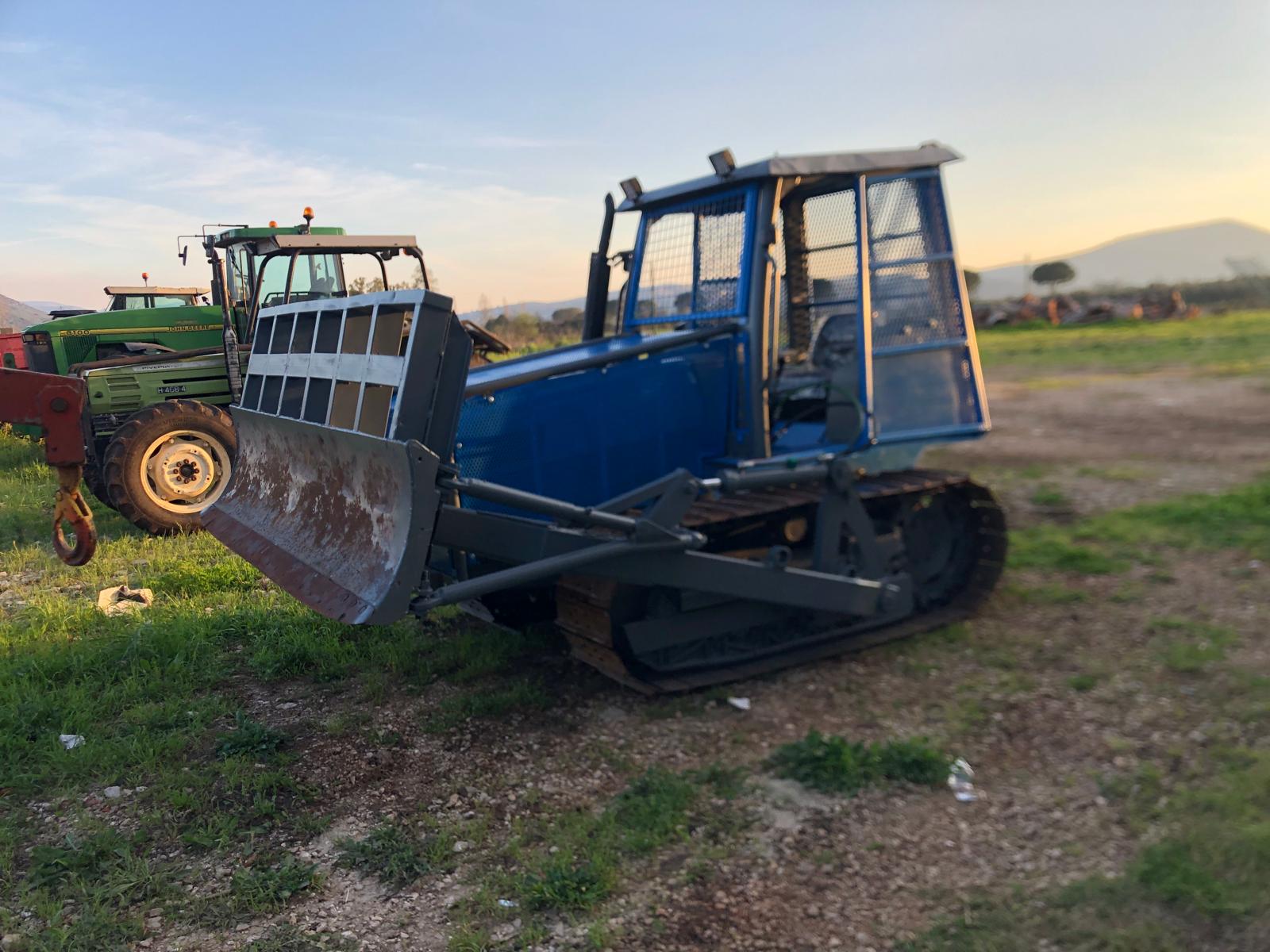 
								Trattore cingolato uso forestale LANDINI 105 Trekker Usato – circa 5.000 Ore – 105CV – € 19.000,00 full									
