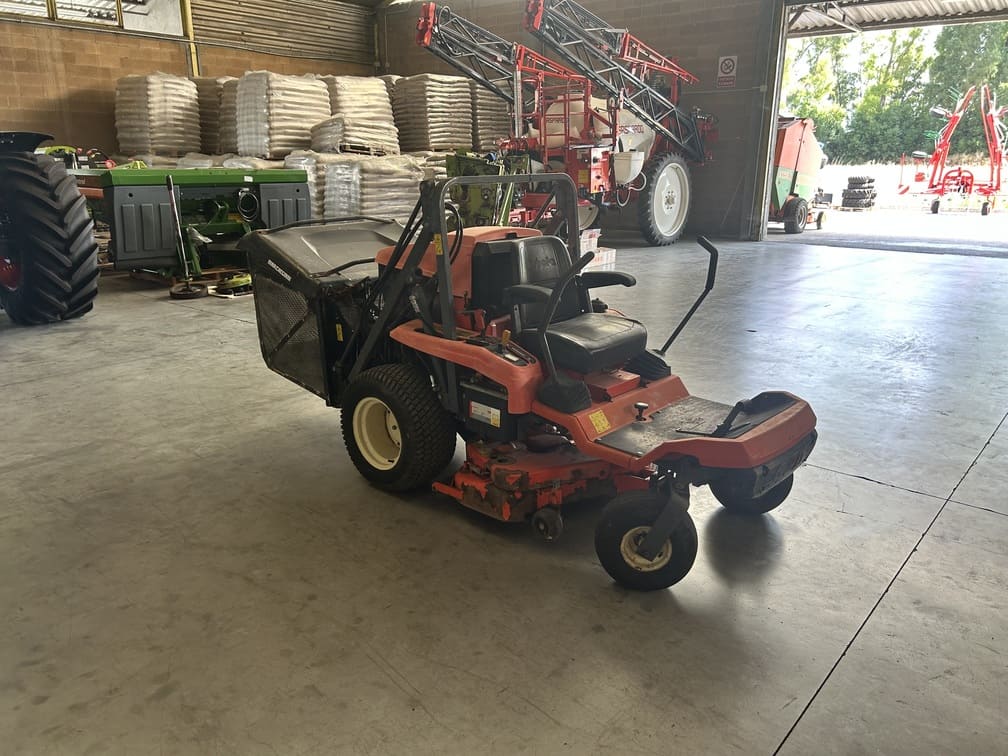 
								Trattorino rasaerba KUBOTA GZD 15 HD Usato – 15CV – Prezzo su richiesta full									