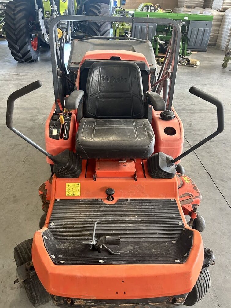 
								Trattorino rasaerba KUBOTA GZD 15 HD Usato – 15CV – Prezzo su richiesta full									