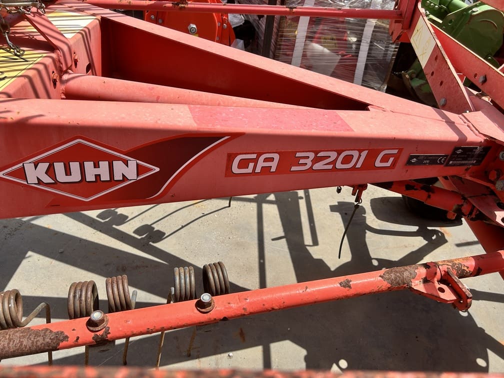 
								Ranghinatore KUHN GA 3201 G Usato – Anno 2010 – € 1.990 full									