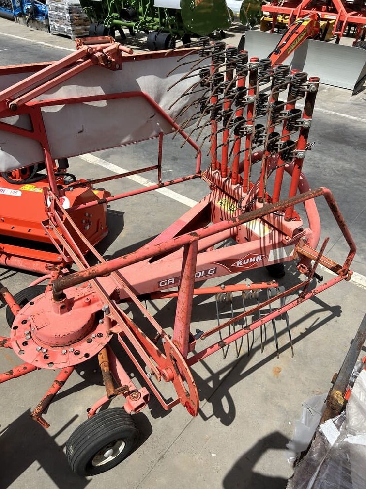 
								Ranghinatore KUHN GA 3201 G Usato – Anno 2010 – € 1.990 full									
