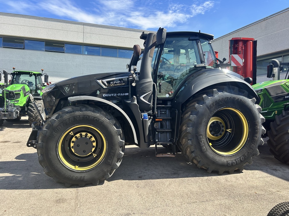Trattore agricolo DEUTZ-FAHR 9340 Usato – ottimo stato – anno 2022 – 336CV – € 155.000