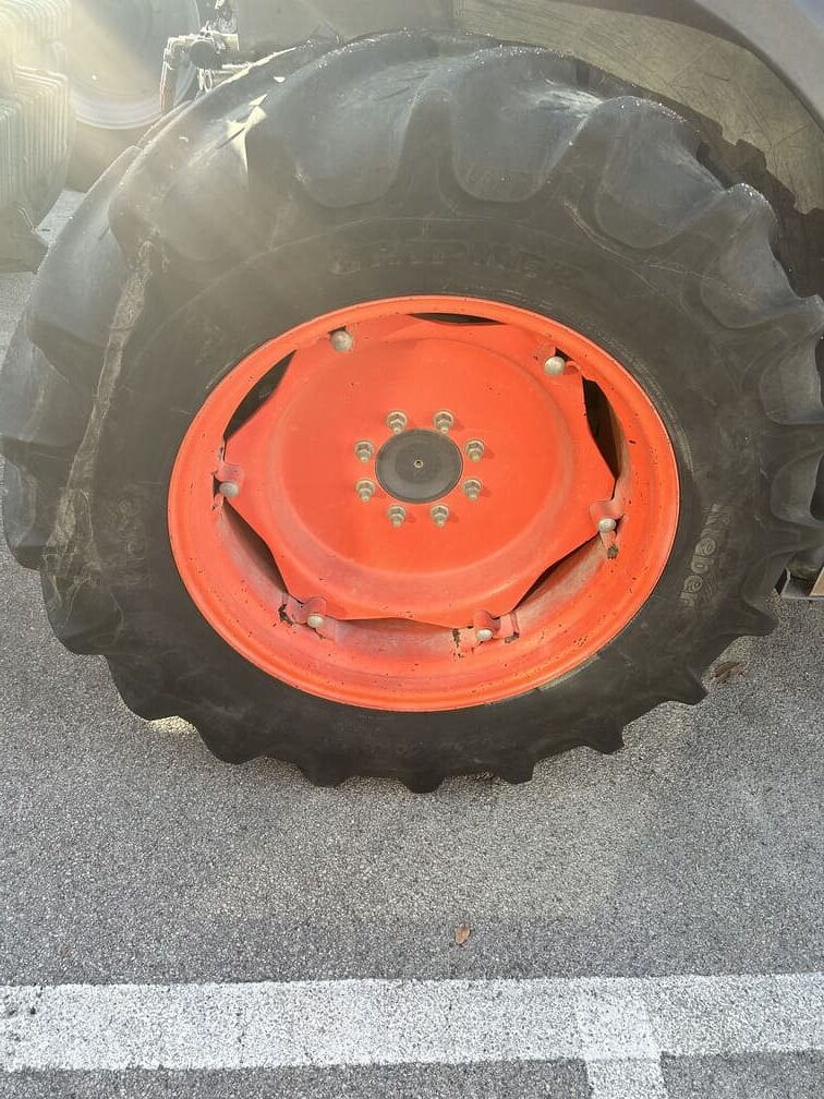 
								Trattore agricolo KUBOTA Narrow M5101 Usato – 5.941 Ore – anno 2020 – 105CV – € 29.900 full									
