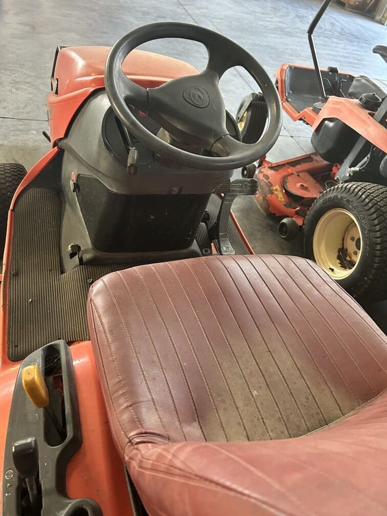 
								Trattorino Rasaerba KUBOTA GR 2100-II Usato 4×4 Diesel – Buono Stato – € 5.900 full									