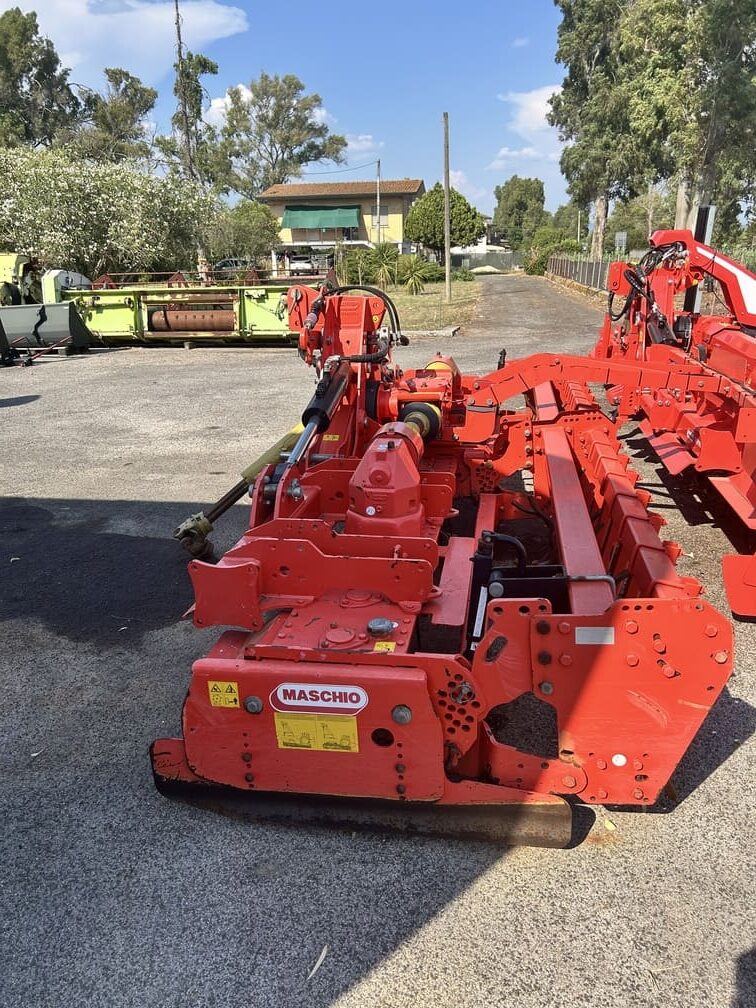 Erpice rotante MASCHIO Falco 4000 Usato ottimo stato – 4.00 m larghezza lavoro – Anno 2014 – € 11.500