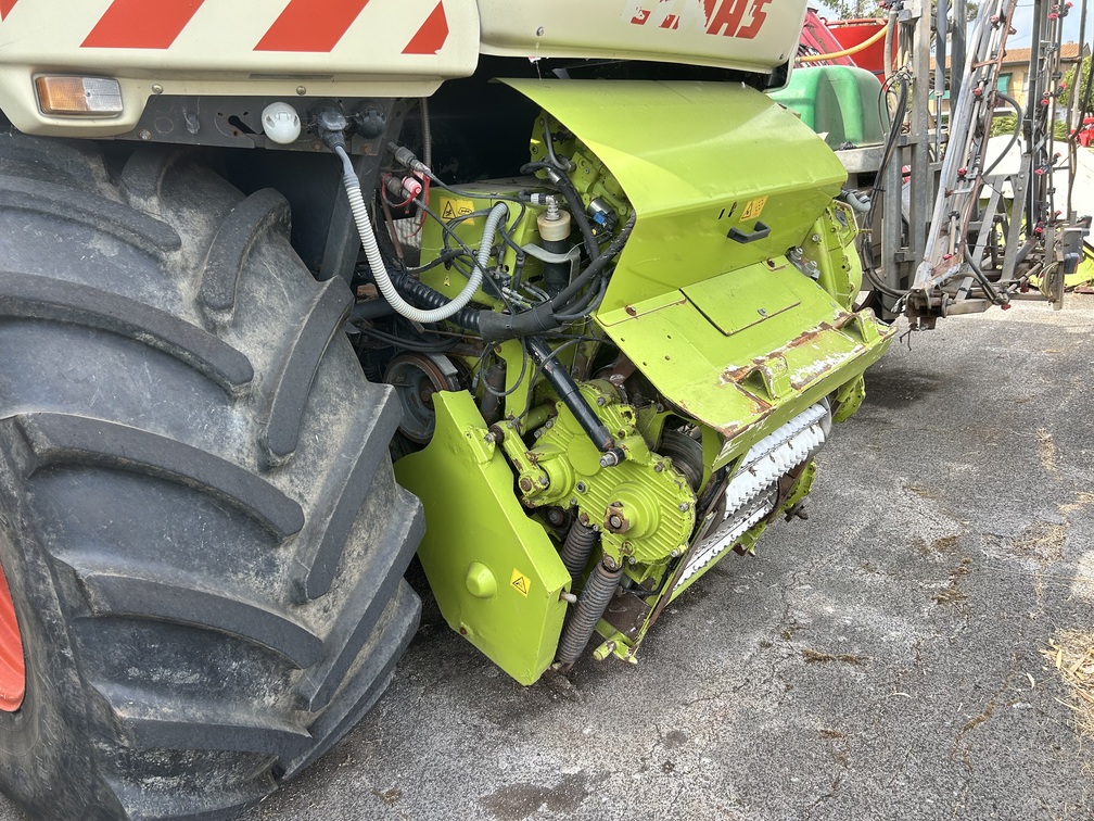 
								Trinciaforaggi semovente CLAAS Jaguar 870/A Usato – 4WD – Idrostatica – anno 2006 – 453CV – € 64.900 full									
