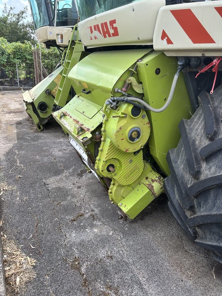 
								Trinciaforaggi semovente CLAAS Jaguar 870/A Usato – 4WD – Idrostatica – anno 2006 – 453CV – € 64.900 full									