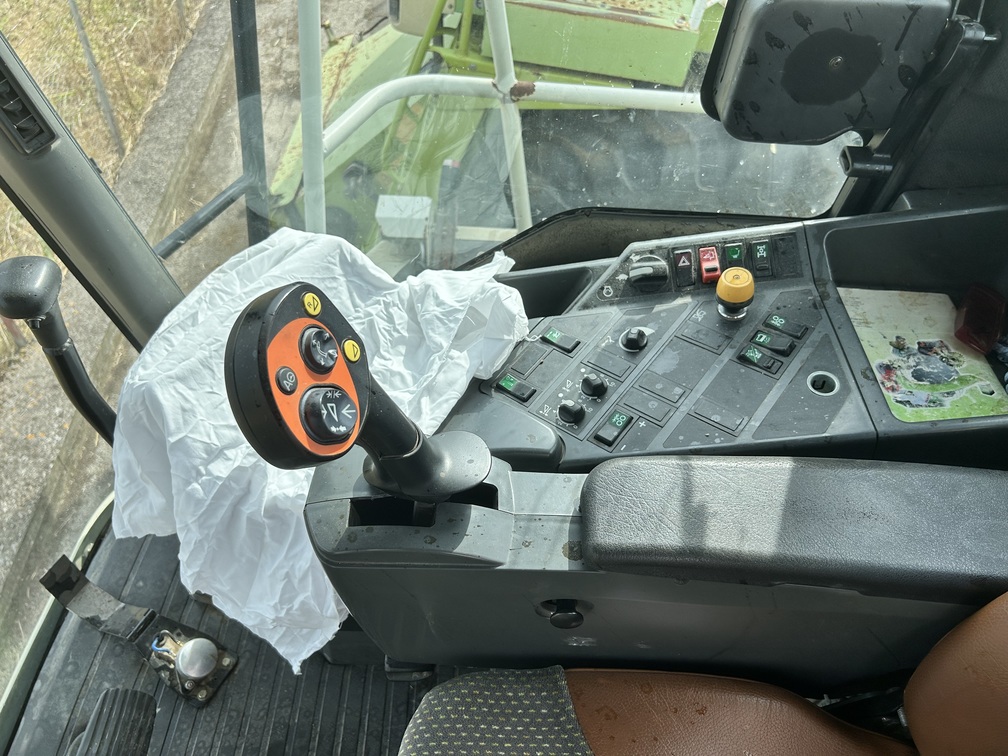 
								Trinciaforaggi semovente CLAAS Jaguar 870/A Usato – 4WD – Idrostatica – anno 2006 – 453CV – € 64.900 full									