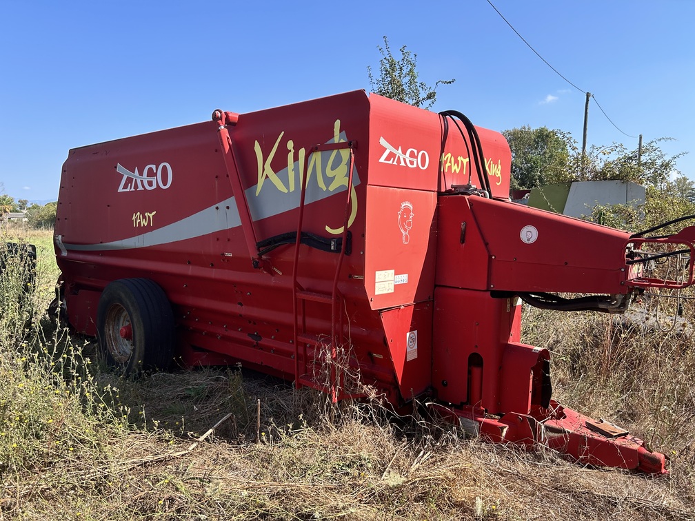 
								Carro miscelatore trainato orizzontale ZAGO King 17 WT Usato – brevetto 4 coclee con apparato fresante – Anno 2011 – € 14.900 full									