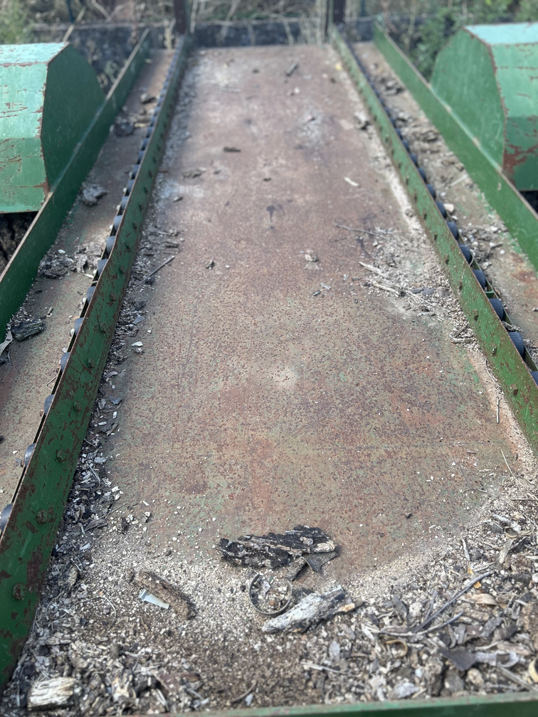 Carrello rimorchio artigianale in ferro per trasporto Bins – completamente in ferro – € 850