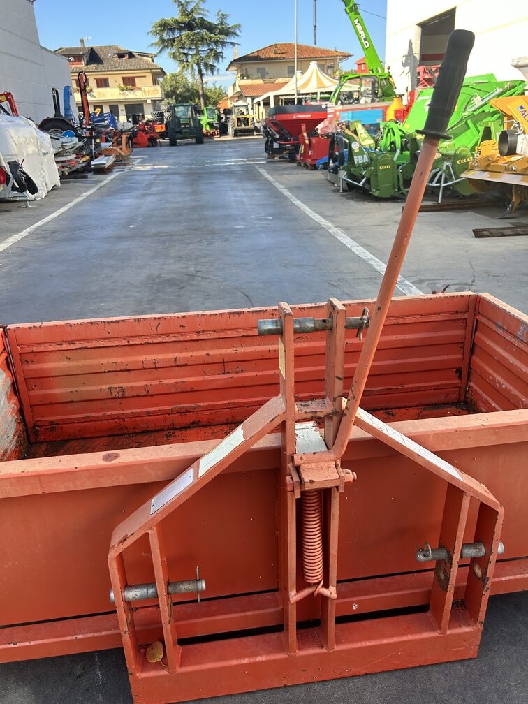 
								Rimorchio cassoncino Usato – 2011 – ottimo stato – € 790 full									