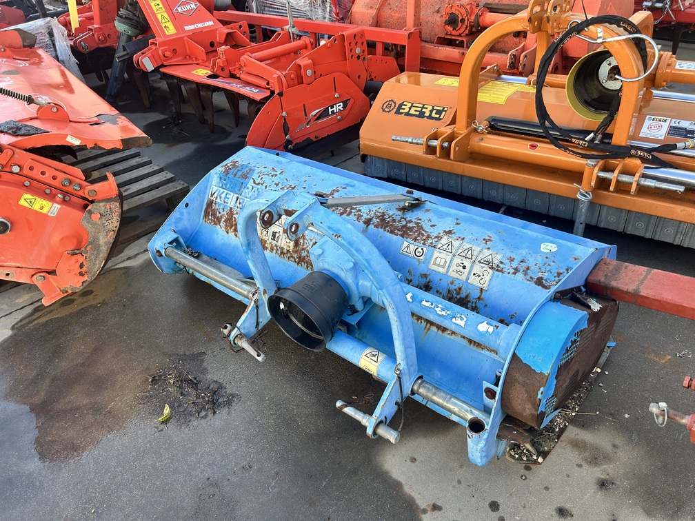 Trinciatrice NOBILI VKE 135 Usato – a coltelli intercambiabili – € 1.200