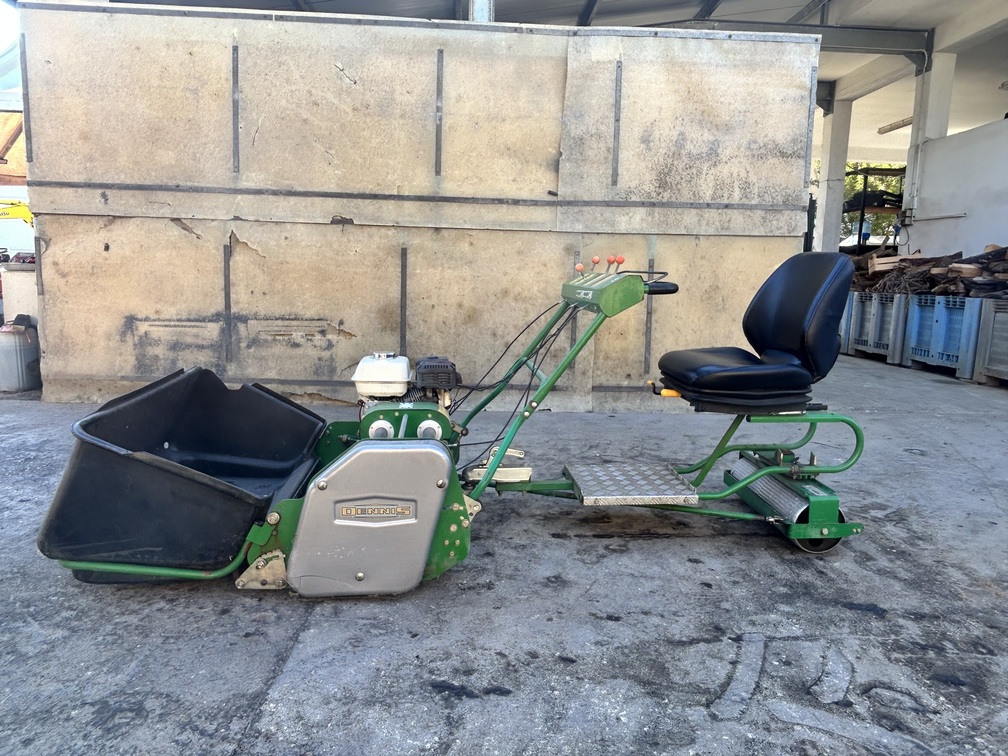 Rasaerba professionale a cilindro DENNIS G860 Usato – buono stato – VENDUTO