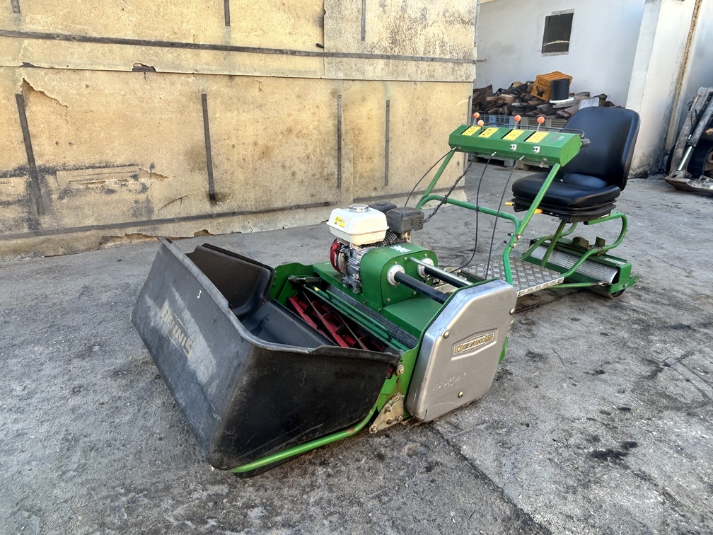 Rasaerba professionale a cilindro DENNIS G860 Usato – buono stato – VENDUTO