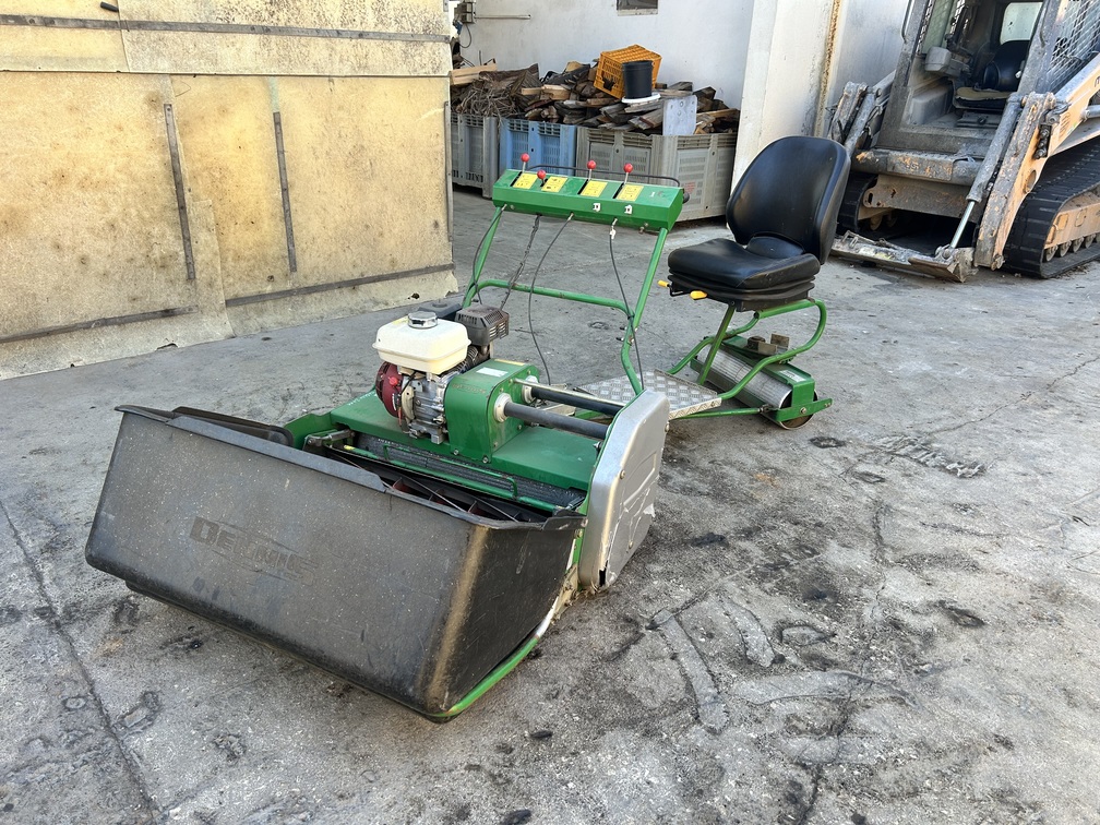 Rasaerba a cilindro professionale DENNIS G860 Usato – buono stato – VENDUTO