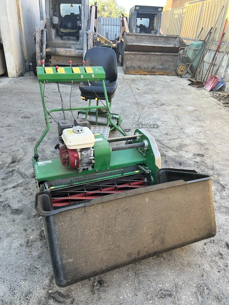 Rasaerba a cilindro professionale DENNIS G860 Usato – buono stato – VENDUTO