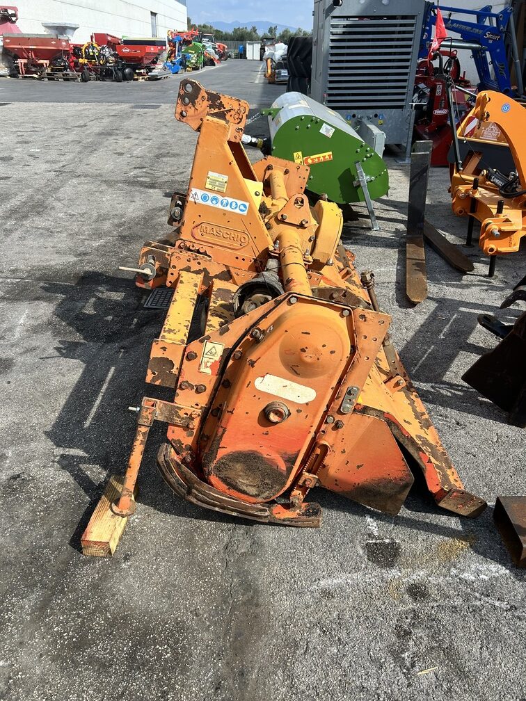 Fresa professionale MASCHIO C 230 Usato – con cardano – anno 2004 – € 1.990