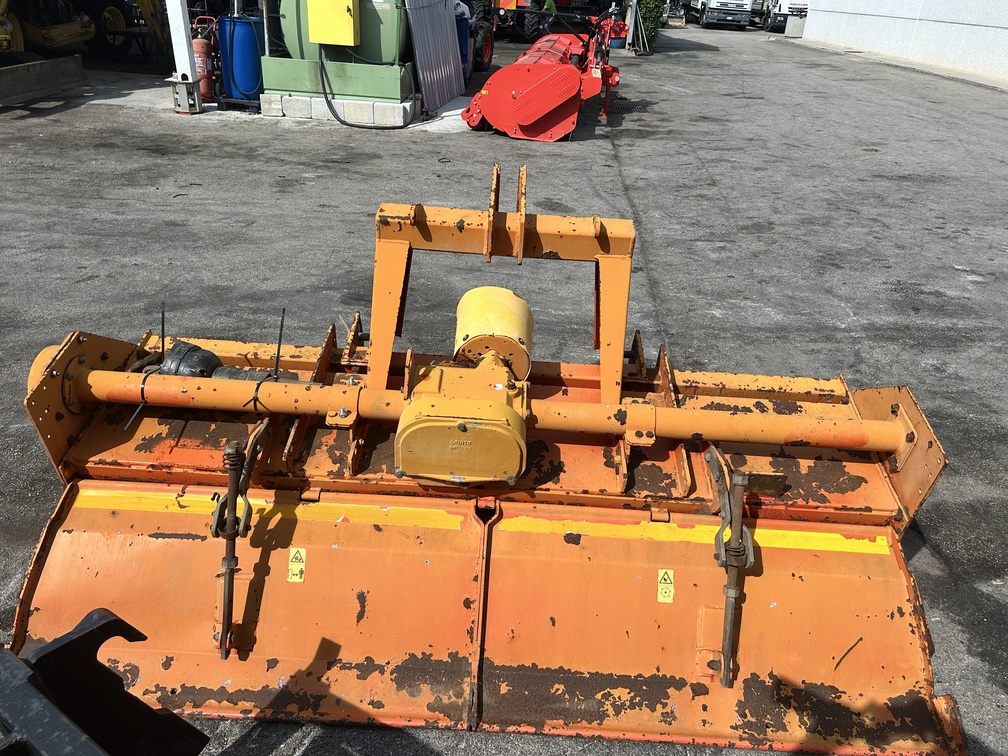 
								Fresa professionale MASCHIO C 230 Usato – con cardano – anno 2004 – € 1.990 full									